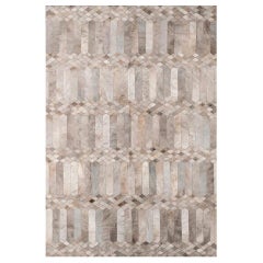 Petit tapis de sol Art Déco personnalisable Largo en cuir de vache gris argenté teint