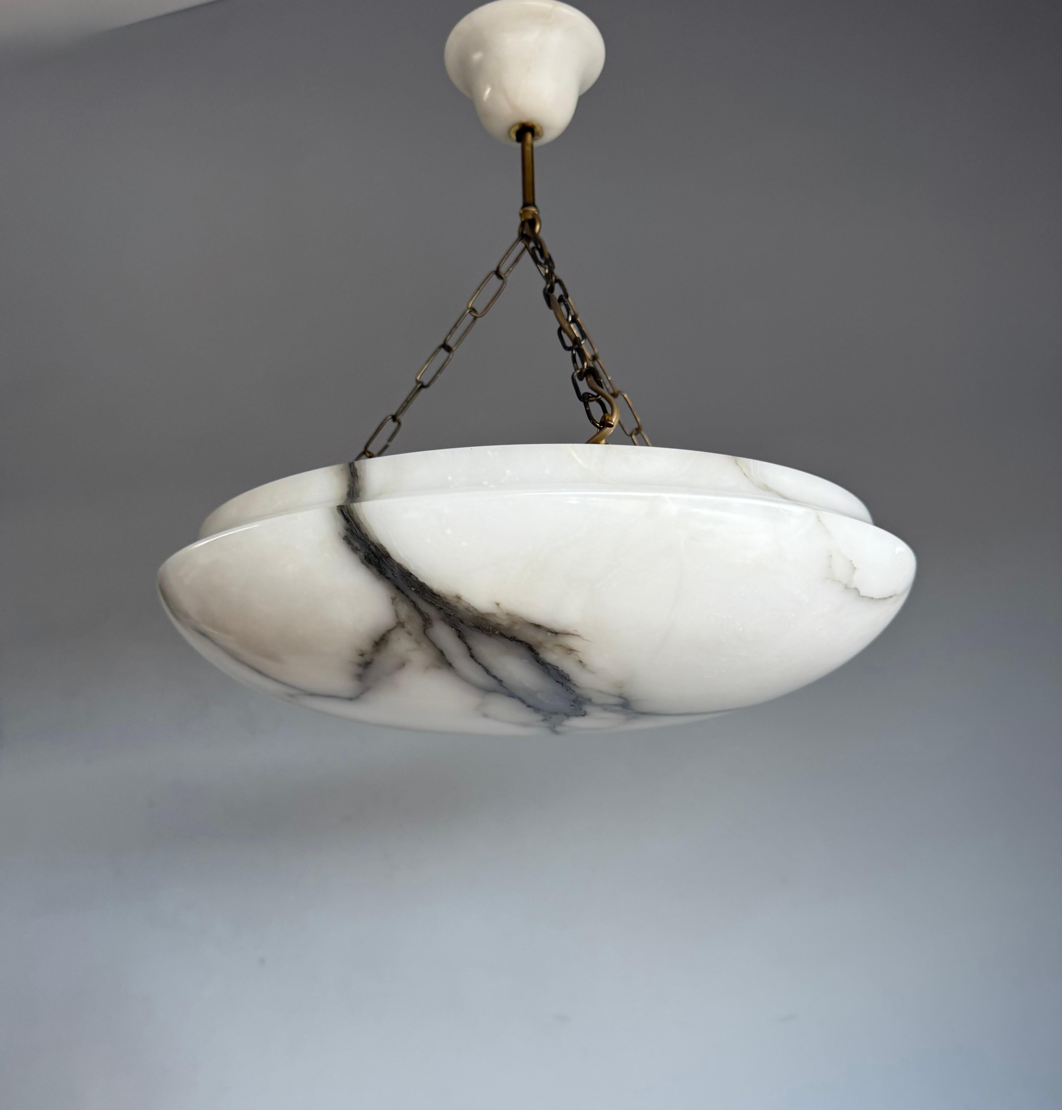 Italian Art Deco 19.8” Diameter Perfectly Balanced White & Black Alabaster Pendant Light For Sale