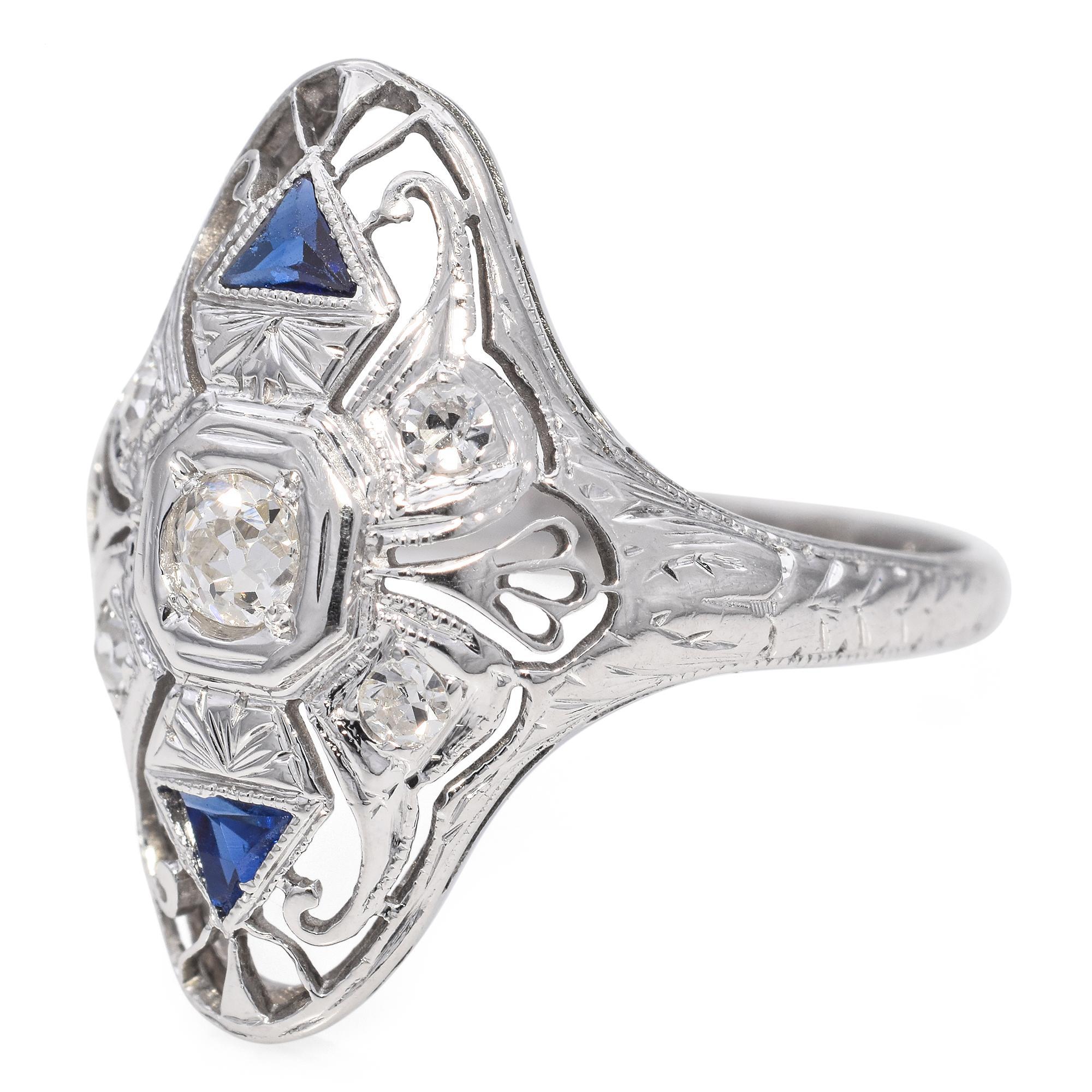 Art Deco 19k White Gold Diamond and Sapphire Filigree Dinner Ring In Good Condition For Sale In New York, NY