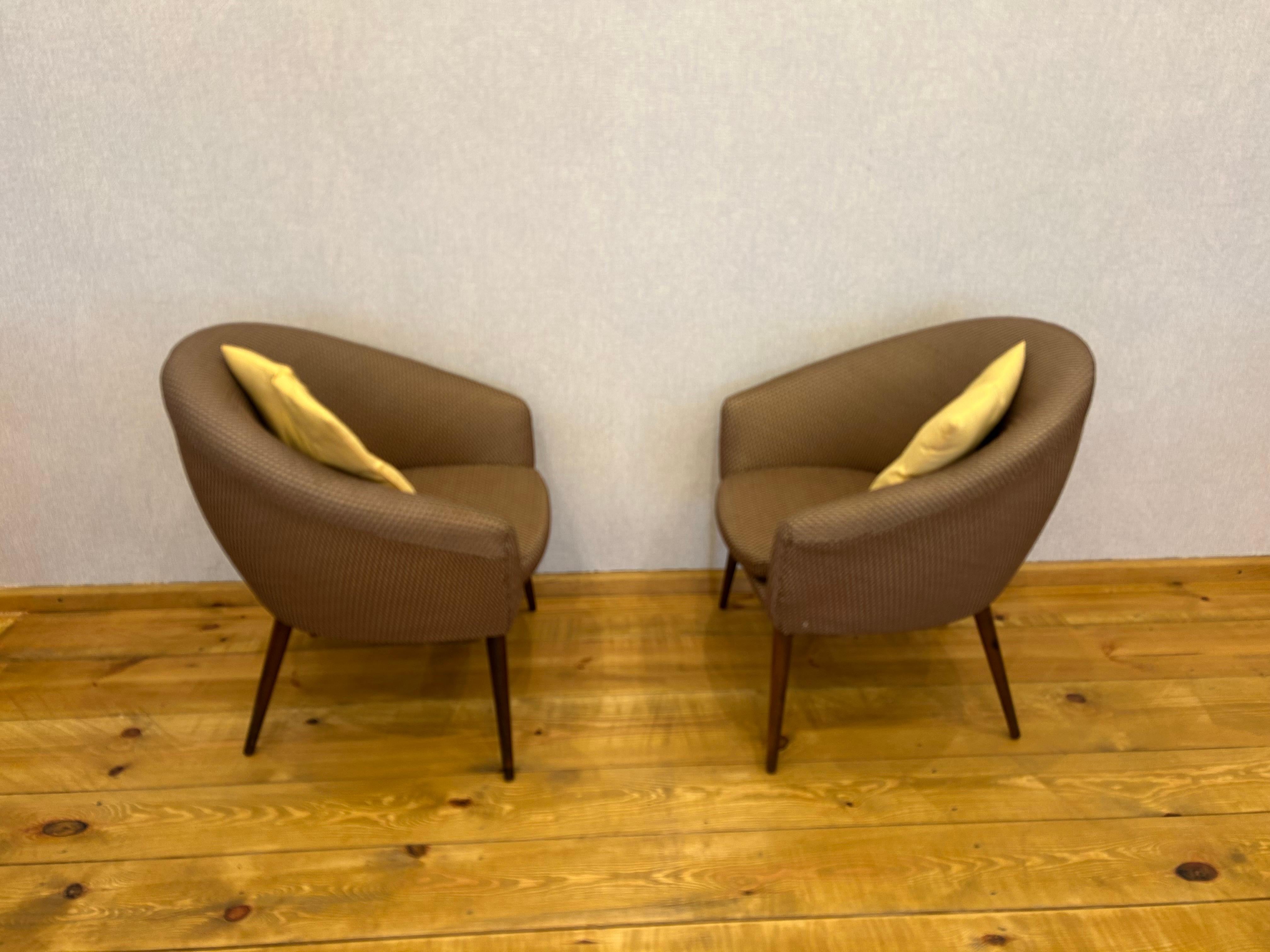 Design/One  2 Sessel 1970, Sessel (Tschechisch) im Angebot