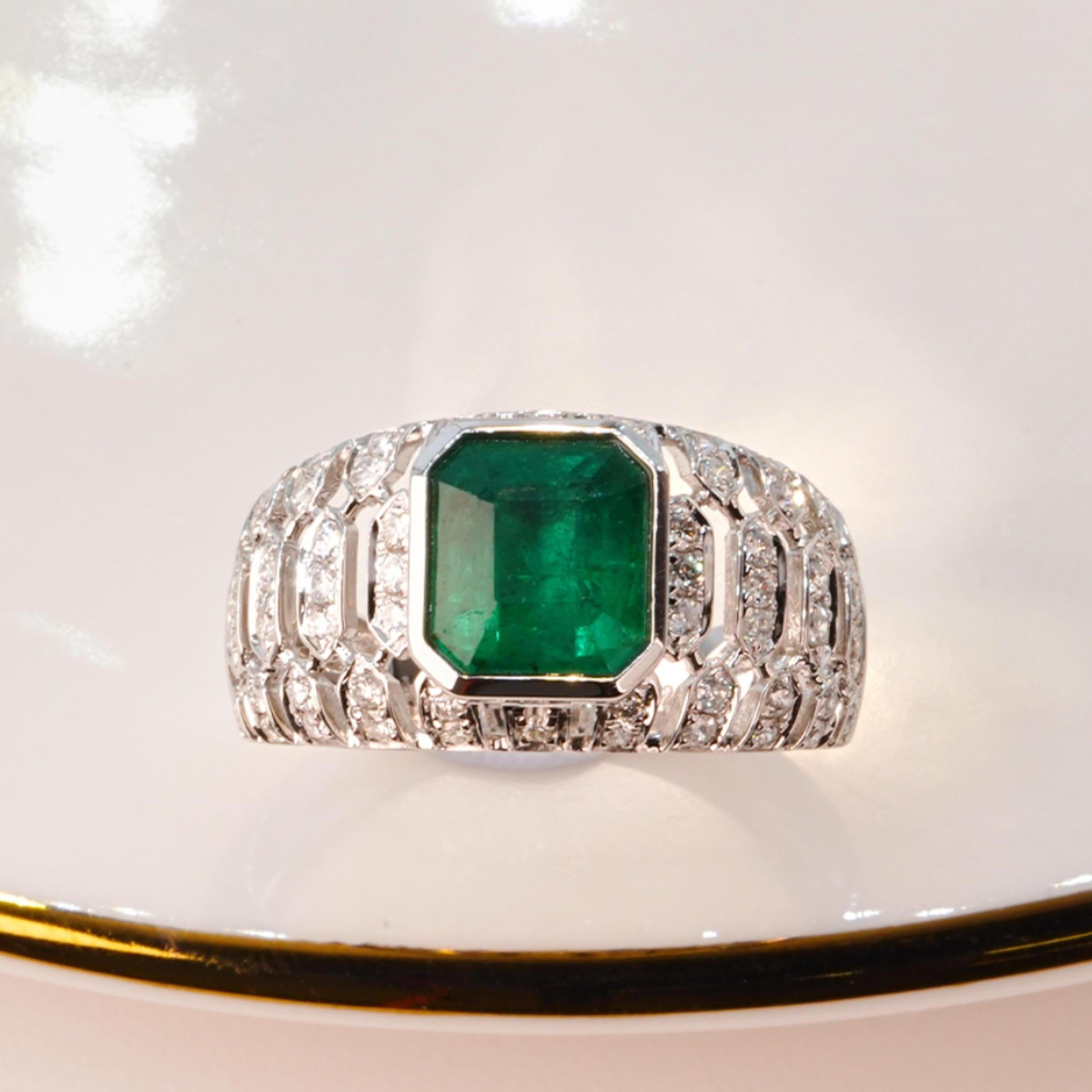 Emerald Cut Art Deco 2 Ct Natural Emerald Diamond Half Eternity Band Emerald Engagement Ring For Sale