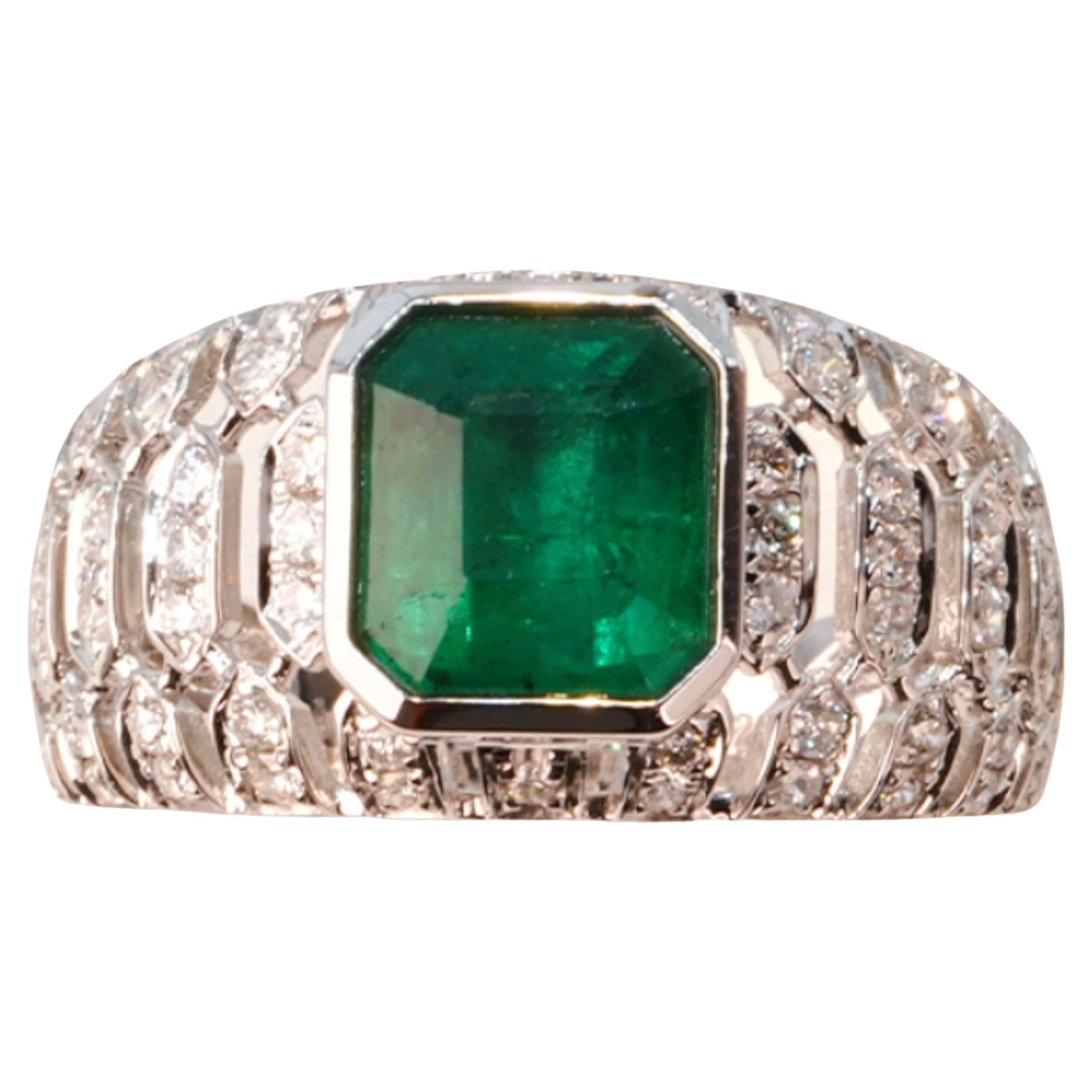 Art Deco 2 Ct Natural Emerald Diamond Half Eternity Band Emerald Engagement Ring For Sale
