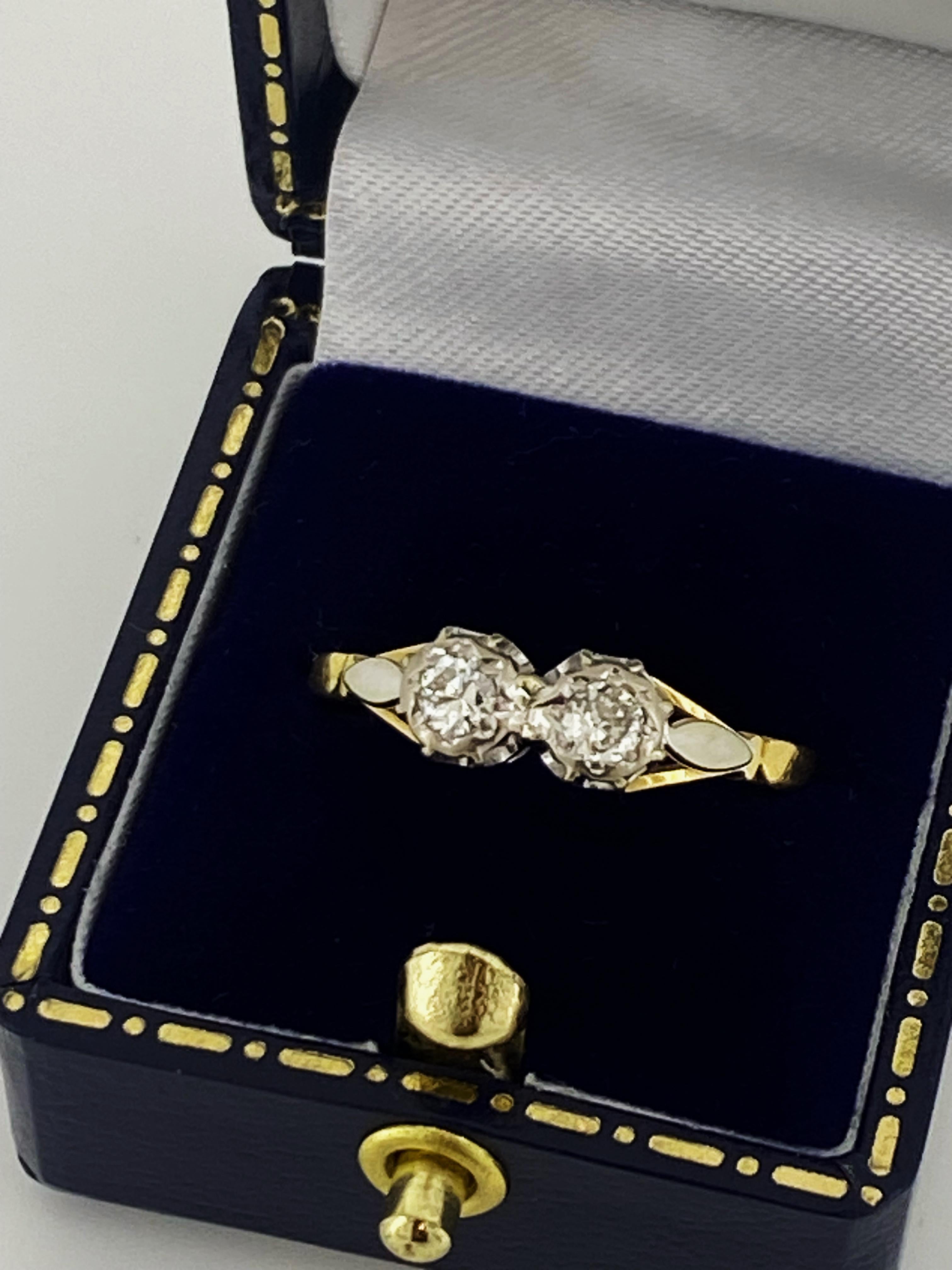 Art déco Stone Stone 2 pierres 0.30ct Old-European Cut Diamond Ring en or 18K et platine en vente