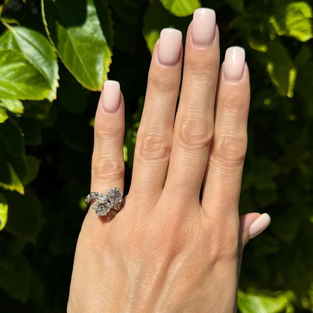 Art Deco 2 Stone Rose Cut Diamond Crossover Gold Moi et Toi Bypass Ring In Excellent Condition For Sale In Montreal, QC