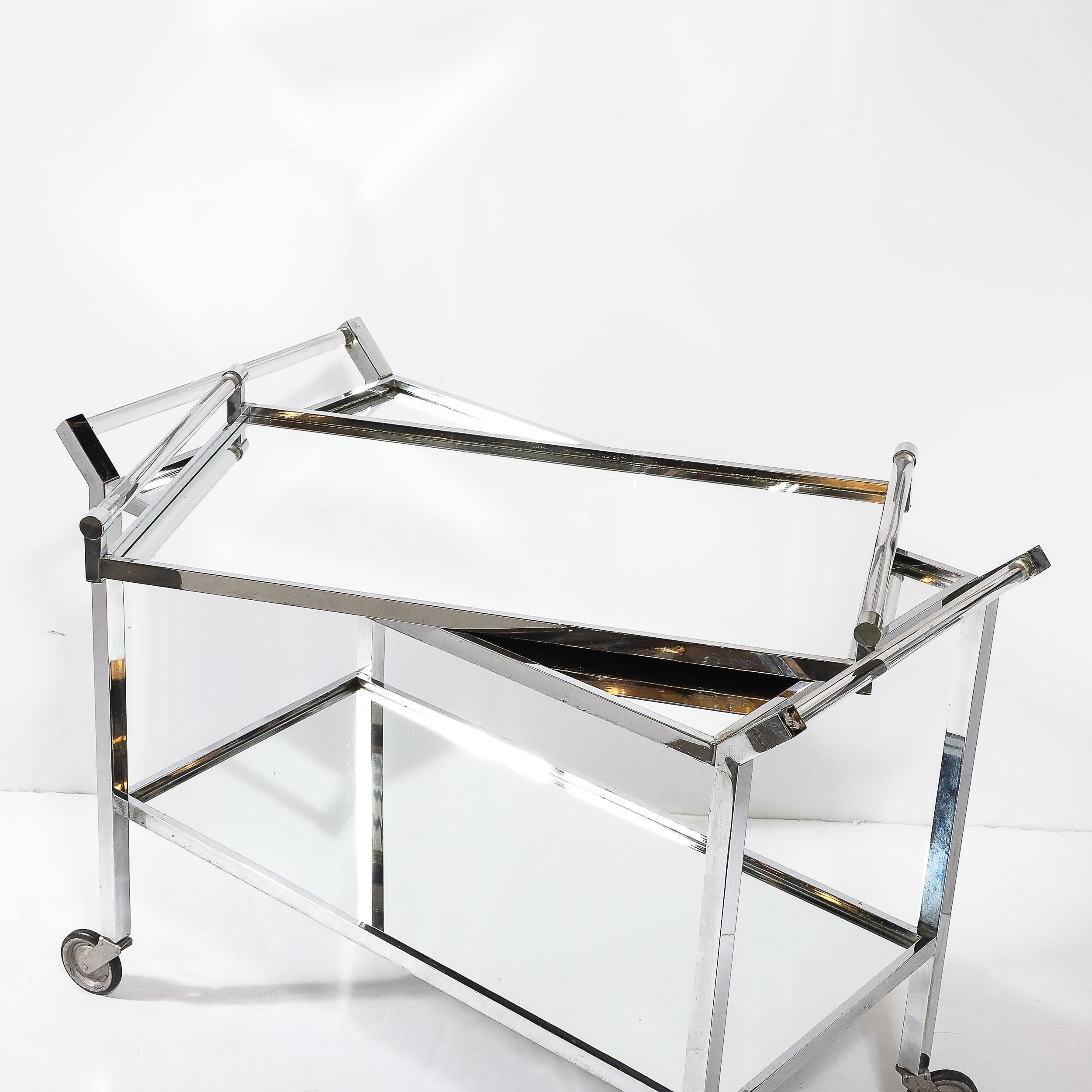 Chariot de bar rectangulaire Art Déco à 2 niveaux en nickel avec poignées en lucite et miroir par Adnet en vente 2