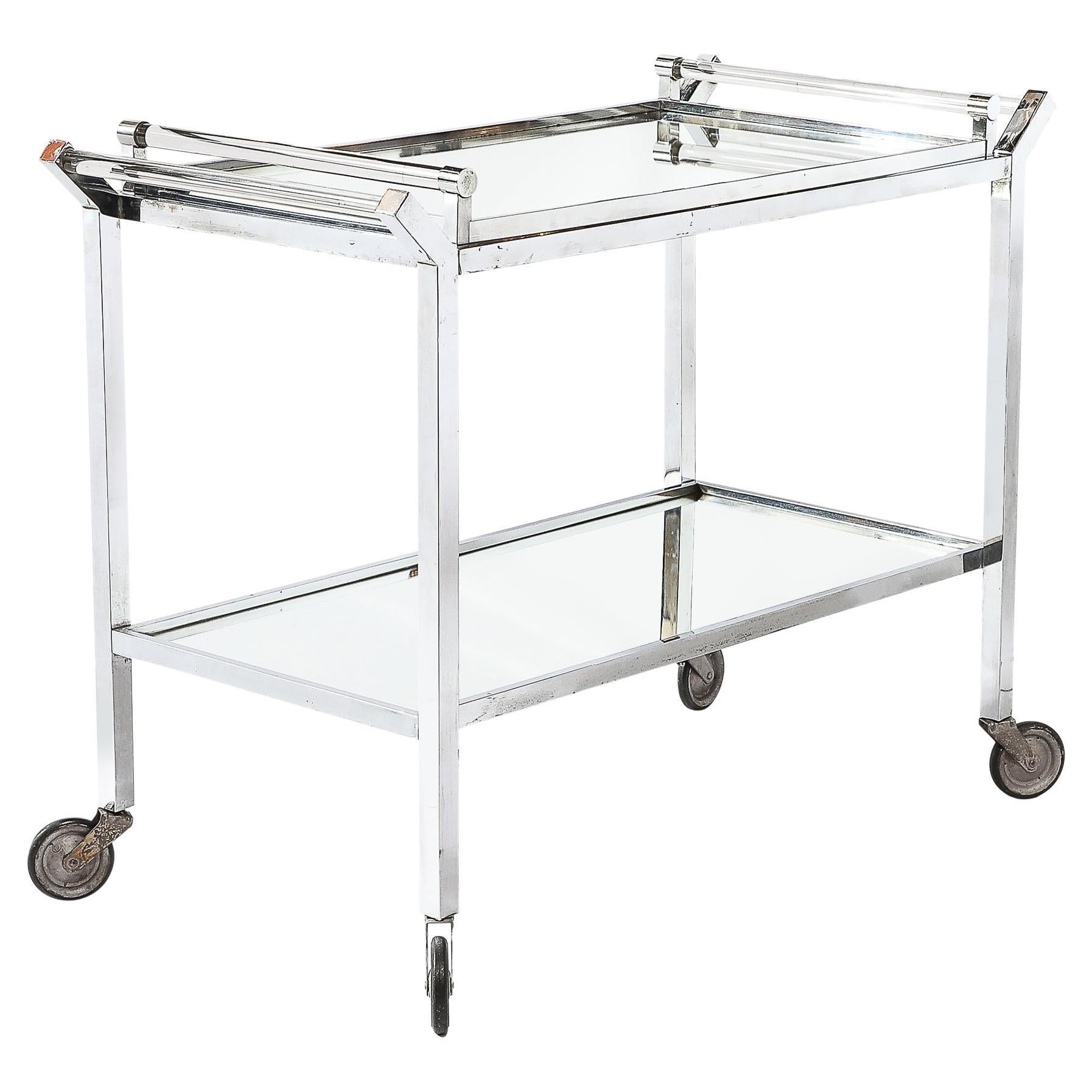 Chariot de bar rectangulaire Art Déco à 2 niveaux en nickel avec poignées en lucite et miroir par Adnet en vente