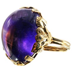 Art Deco 20 Carat Amethyst Cabochon Gold Ring