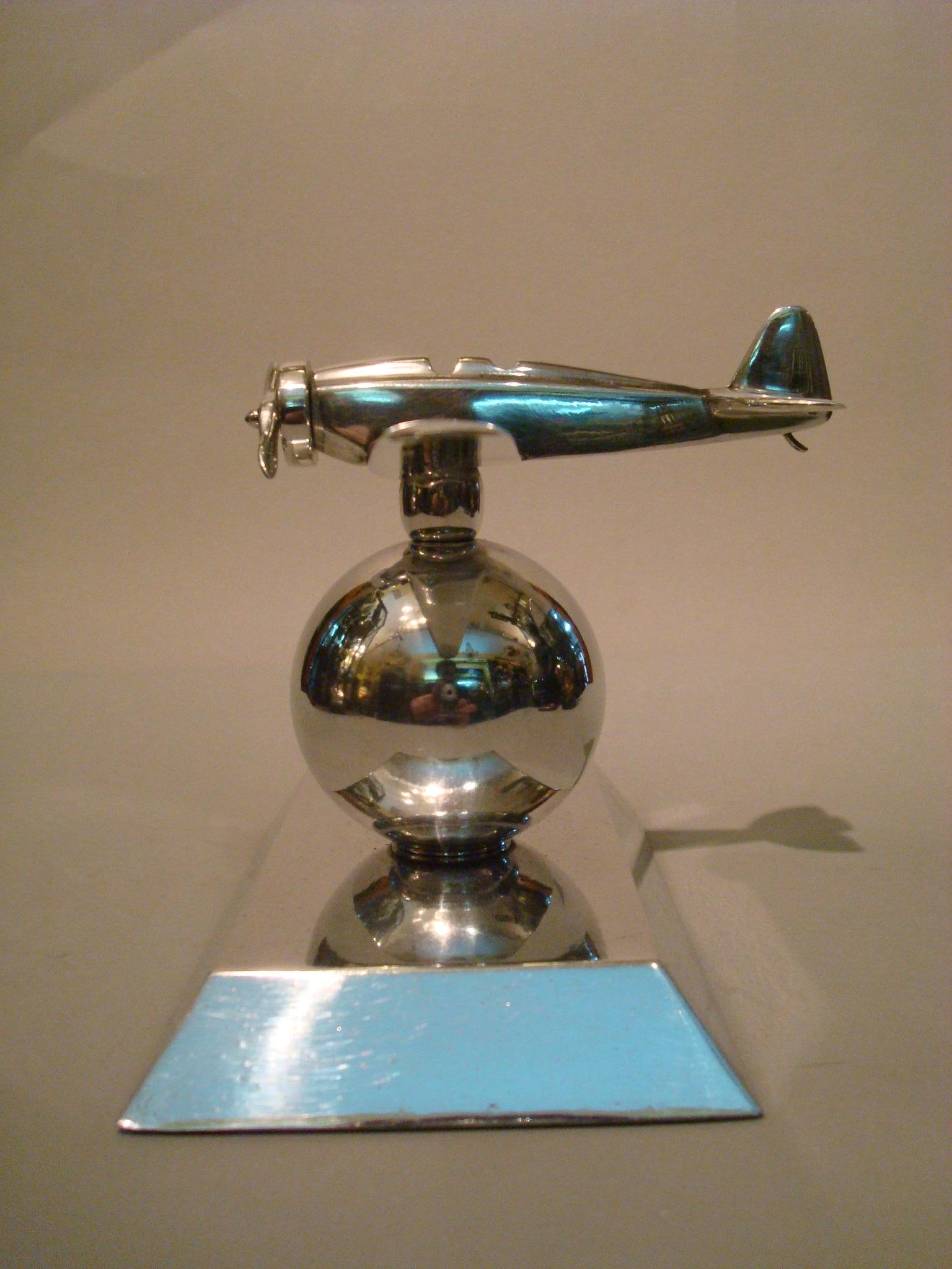 Art Deco Mid-20 Century Airplane Fighter over the World Paperweight, 1930s In Good Condition In Buenos Aires, Olivos