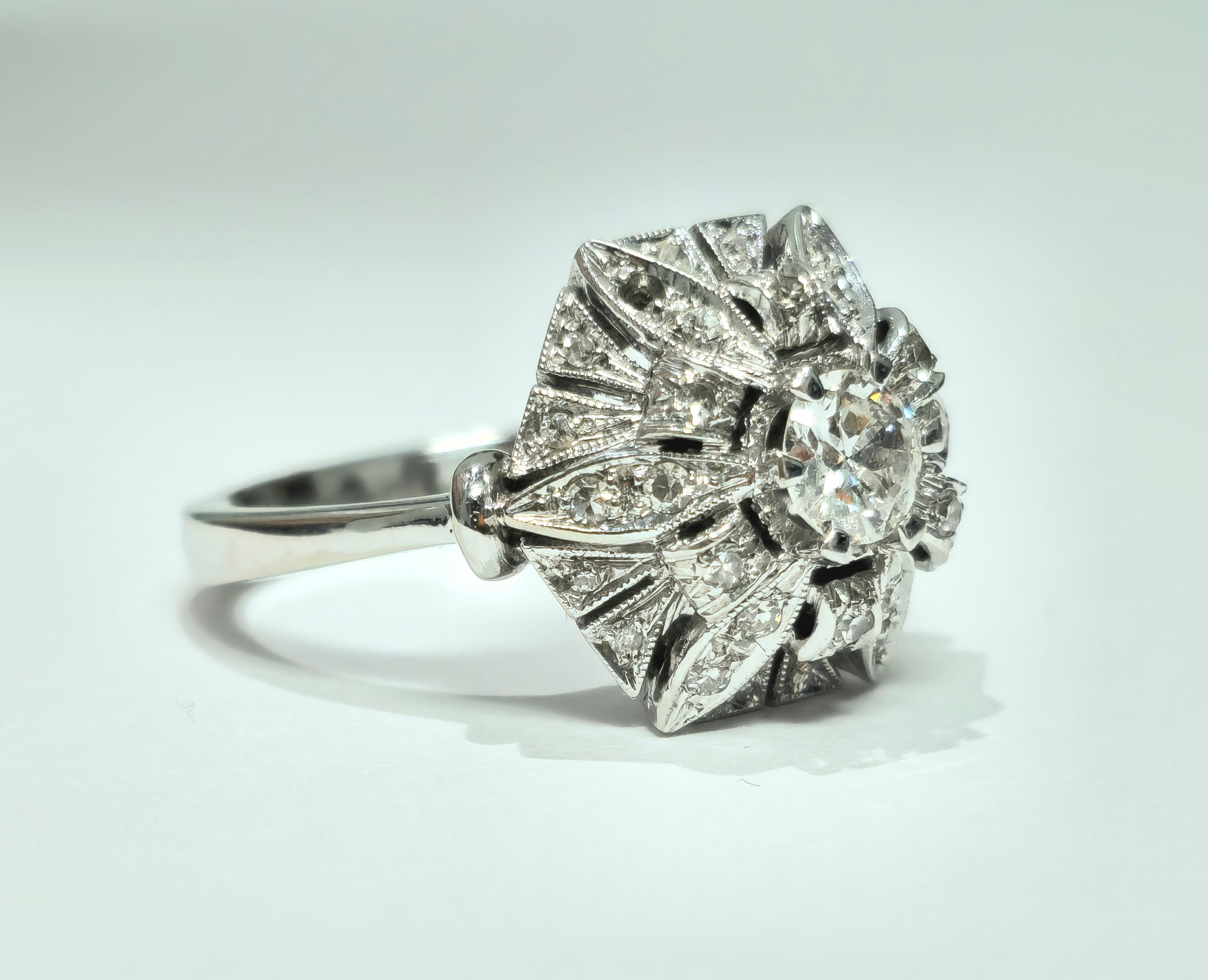 Brilliant Cut Art Deco 2.00 Carat Diamond Gold Ring For Sale