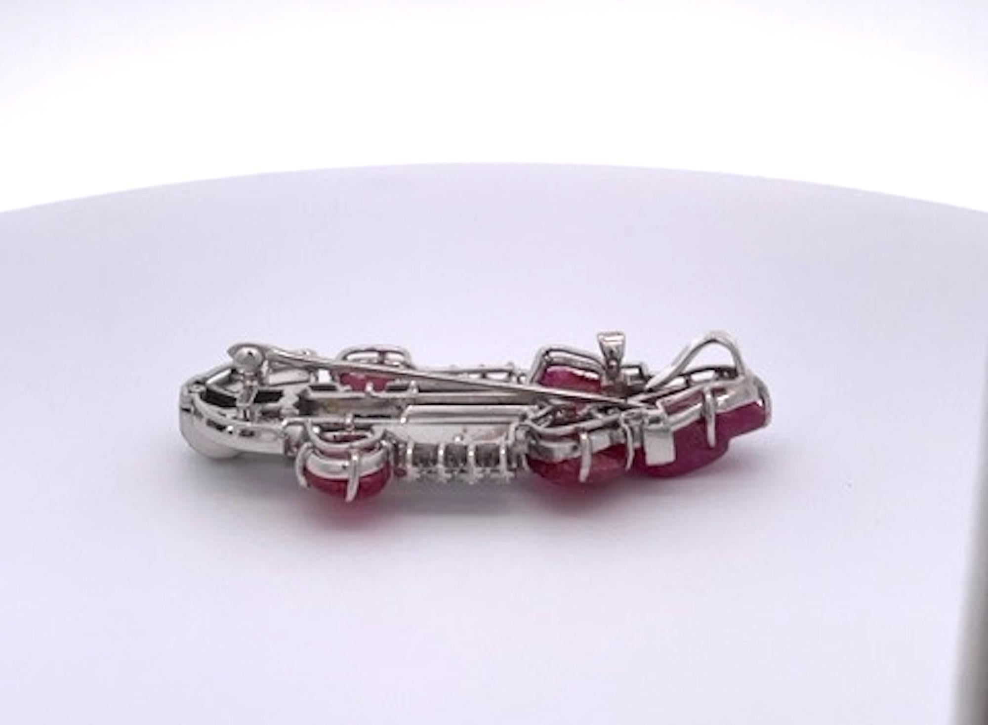 Art Deco 20.00 Carat Carved Ruby Diamond Brooch   For Sale 3
