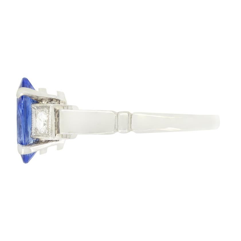 Art Déco Anello a tre pietre con zaffiro e diamante da 2,00ct in stile Art Deco, 1920 ca. in vendita