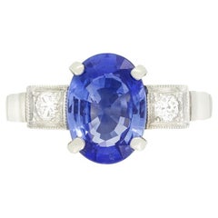 Anello a tre pietre con zaffiro e diamante da 2,00ct in stile Art Deco, 1920 ca.