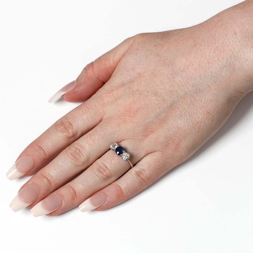 Women's Art Deco 2.00ct Sapphire and Diamond Trilogy Ring, c.1920s For Sale