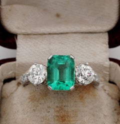 Art Deco 2.01 Carat Colombian Emerald 1.15 Carat Diamond Platinum Ring