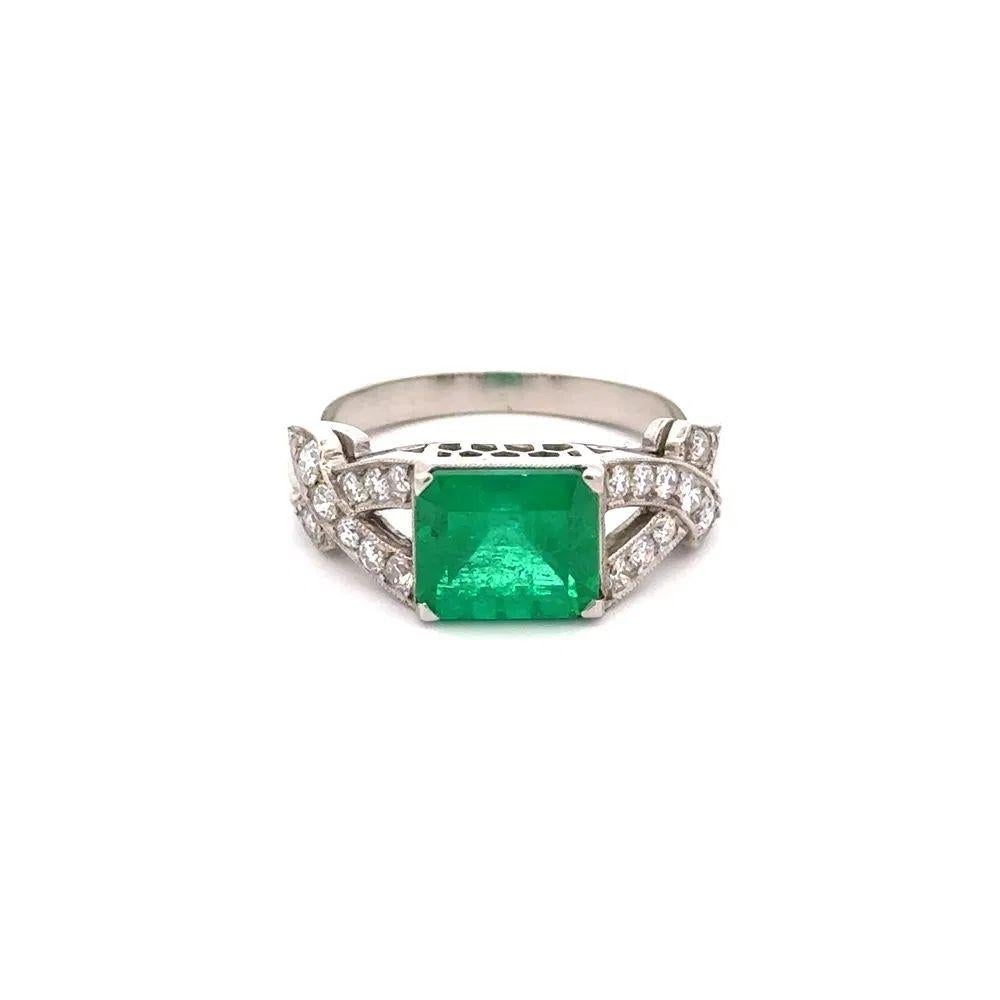 Art Deco 2.05 Carat Emerald and Diamond Platinum Statement Cocktail Ring In Excellent Condition For Sale In Montreal, QC