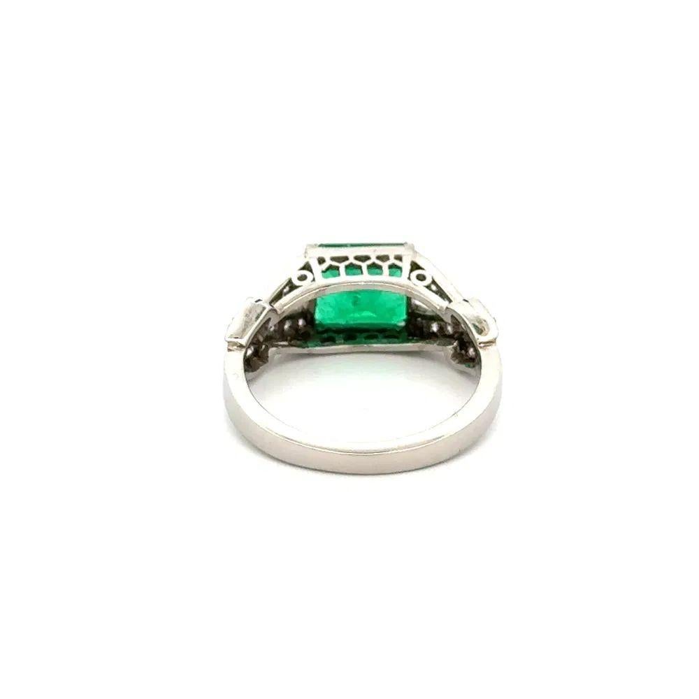 Women's Art Deco 2.05 Carat Emerald and Diamond Platinum Statement Cocktail Ring For Sale