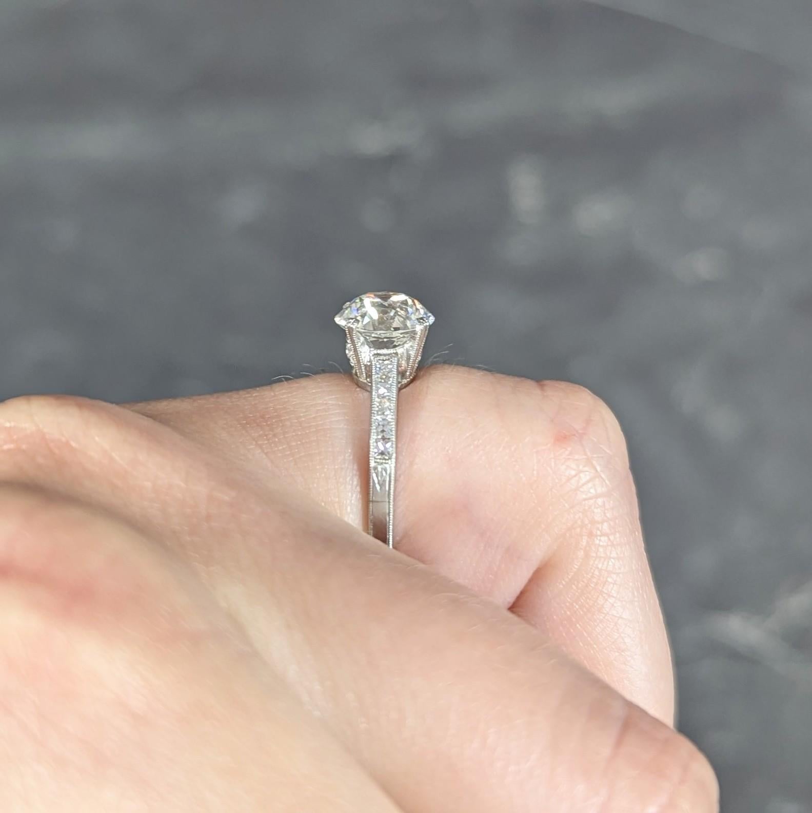 Platin-Verlobungsring mit 2.05 Karat Diamant im alteuropäischen Schliff im Art déco-Stil im Angebot 6