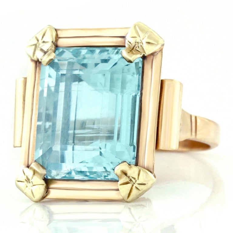 Emerald Cut Art Deco 20.50 Carat Aquamarine Set Gold Ring