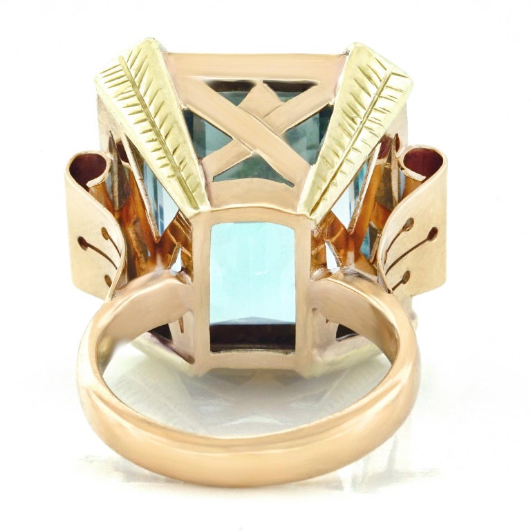 Women's Art Deco 20.50 Carat Aquamarine Set Gold Ring