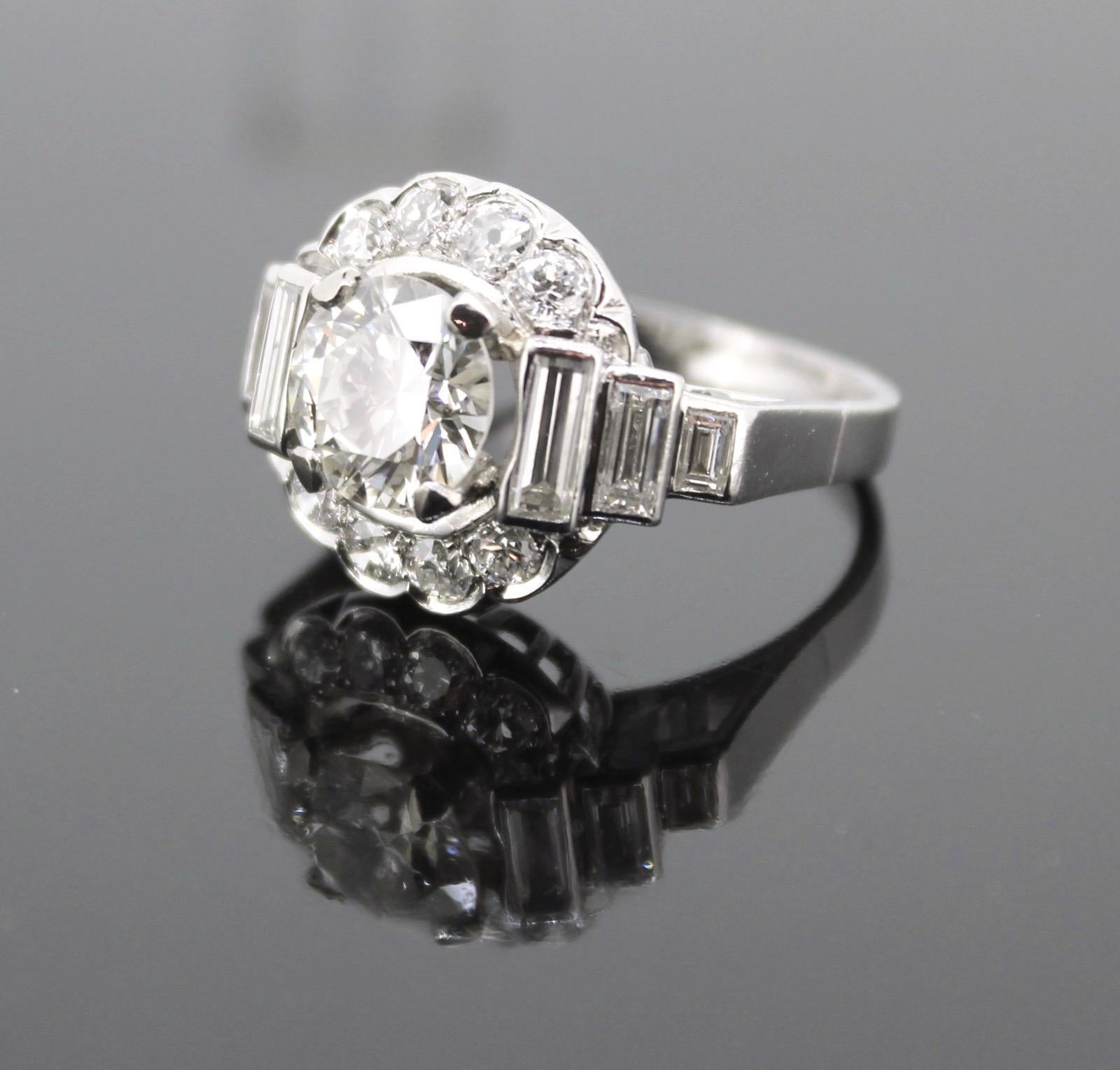 Art Deco 2.05ct Cut Diamond Cluster Ring, Platinum, France, circa 1930 In Good Condition In London, GB