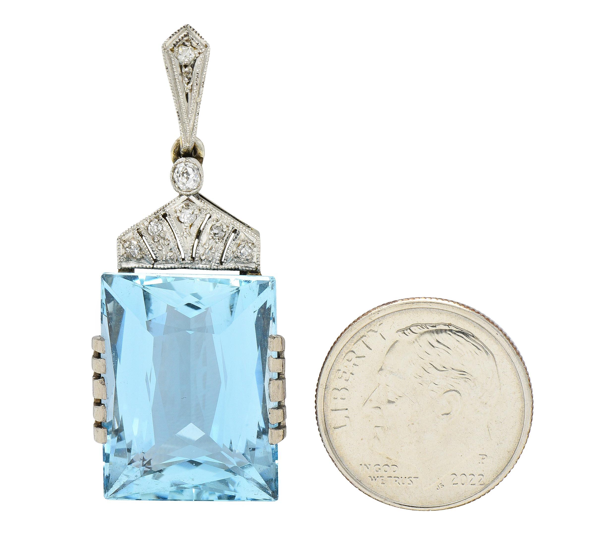 Art Deco 20.62 CTW Aquamarine Diamond Platinum 18 Karat Gold Vintage Pendant For Sale 5