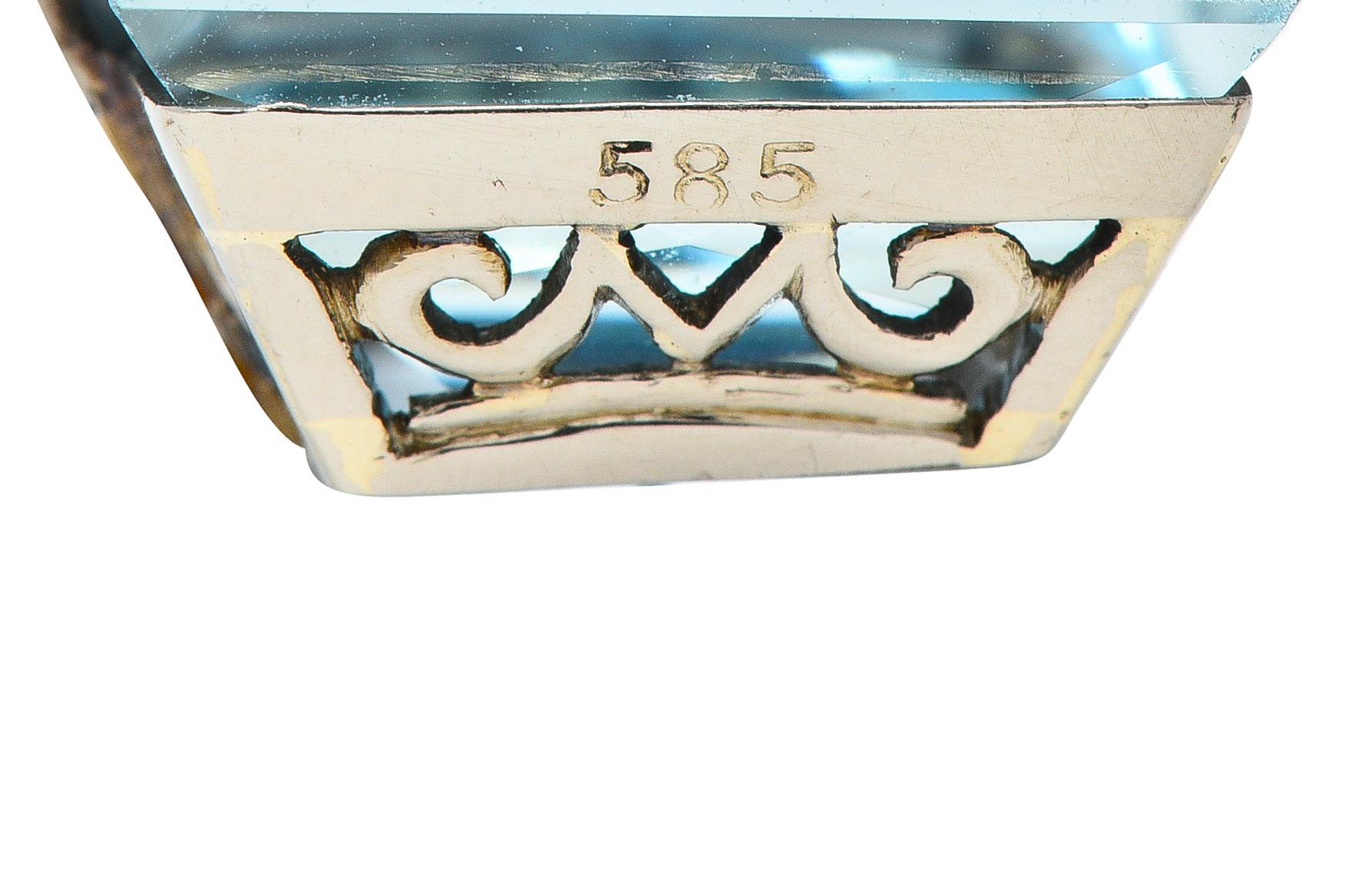 Art Deco 20.62 CTW Aquamarine Diamond Platinum 18 Karat Gold Vintage Pendant For Sale 1