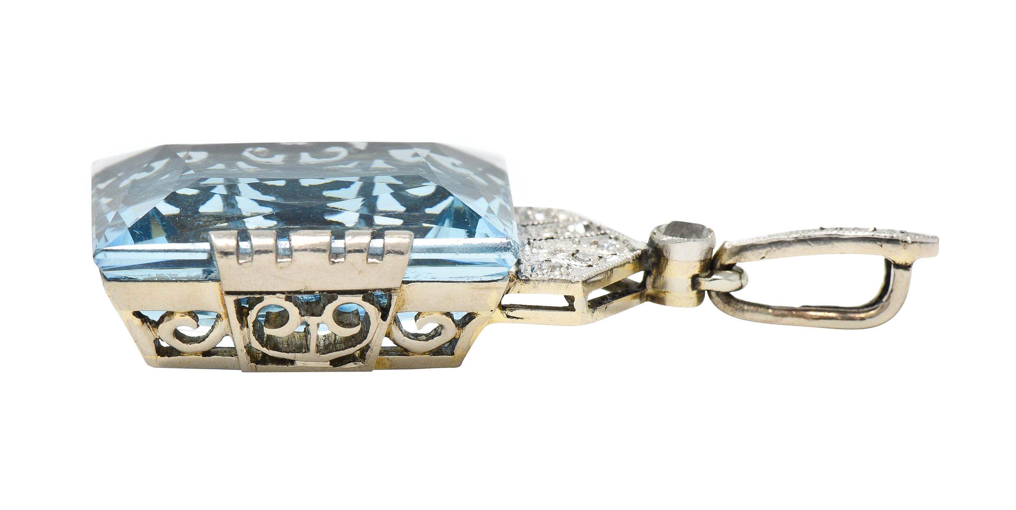 Art Deco 20.62 CTW Aquamarine Diamond Platinum 18 Karat Gold Vintage Pendant For Sale 2