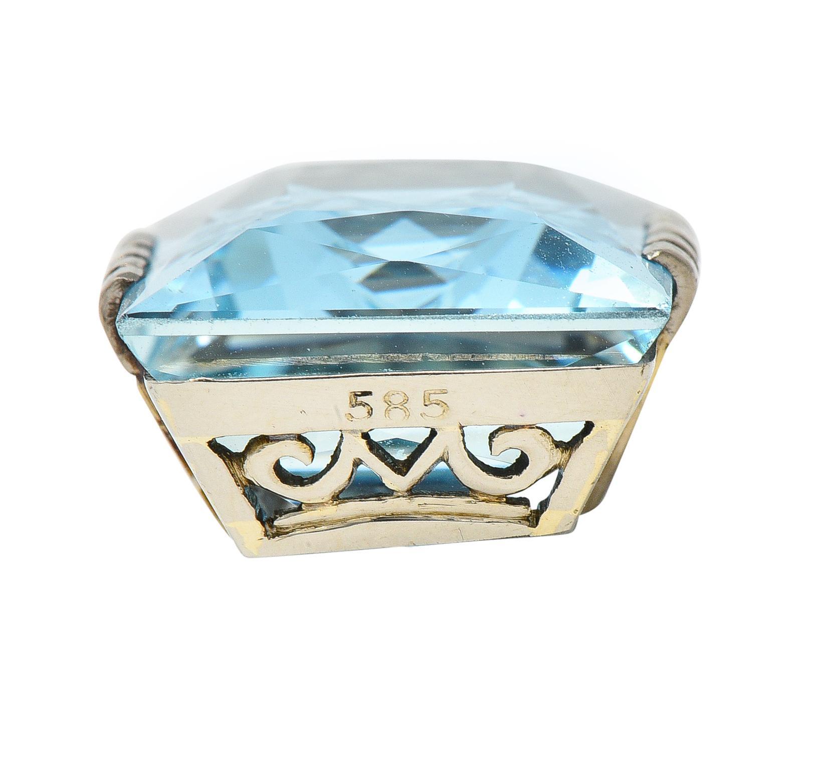 Art Deco 20.62 CTW Aquamarine Diamond Platinum 18 Karat Gold Vintage Pendant For Sale 3
