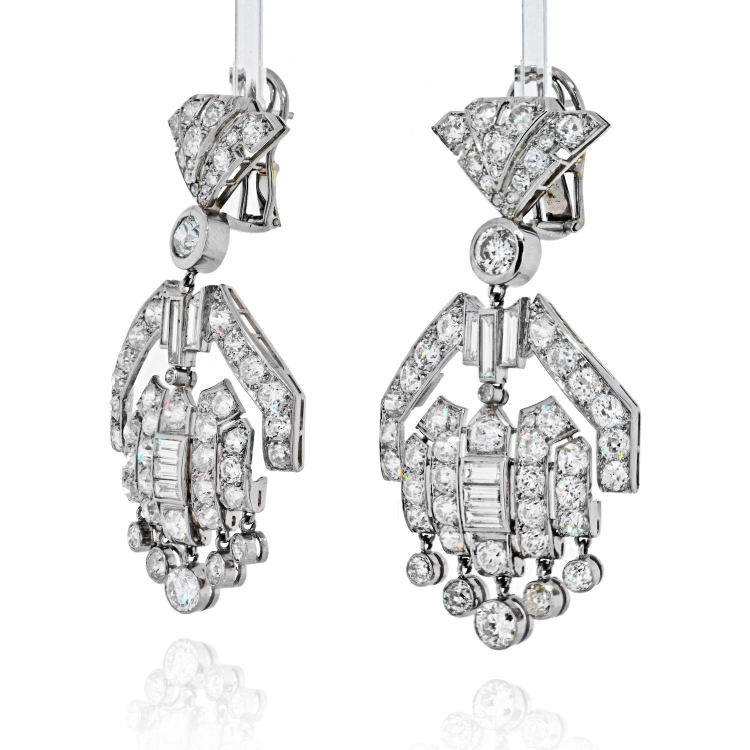 Modern Art Deco 20cttw Platinum Diamond Dangling Drop Earrings For Sale