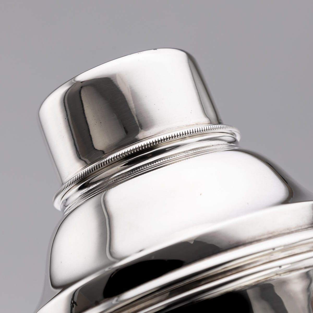 Art Deco 20th Century English Solid Silver Cocktail Shaker, Sheffield c.1937 For Sale 5