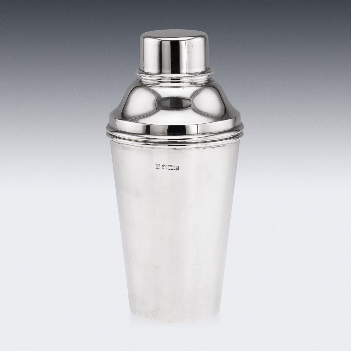 British Art Deco 20th Century English Solid Silver Cocktail Shaker, Sheffield c.1937 For Sale