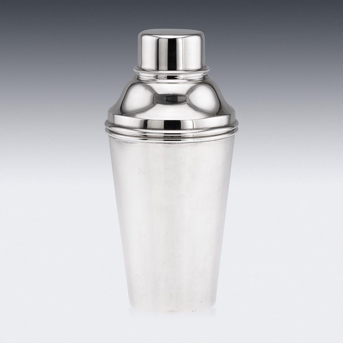 Art Deco 20th Century English Solid Silver Cocktail Shaker, Sheffield c.1937 In Good Condition For Sale In Royal Tunbridge Wells, Kent