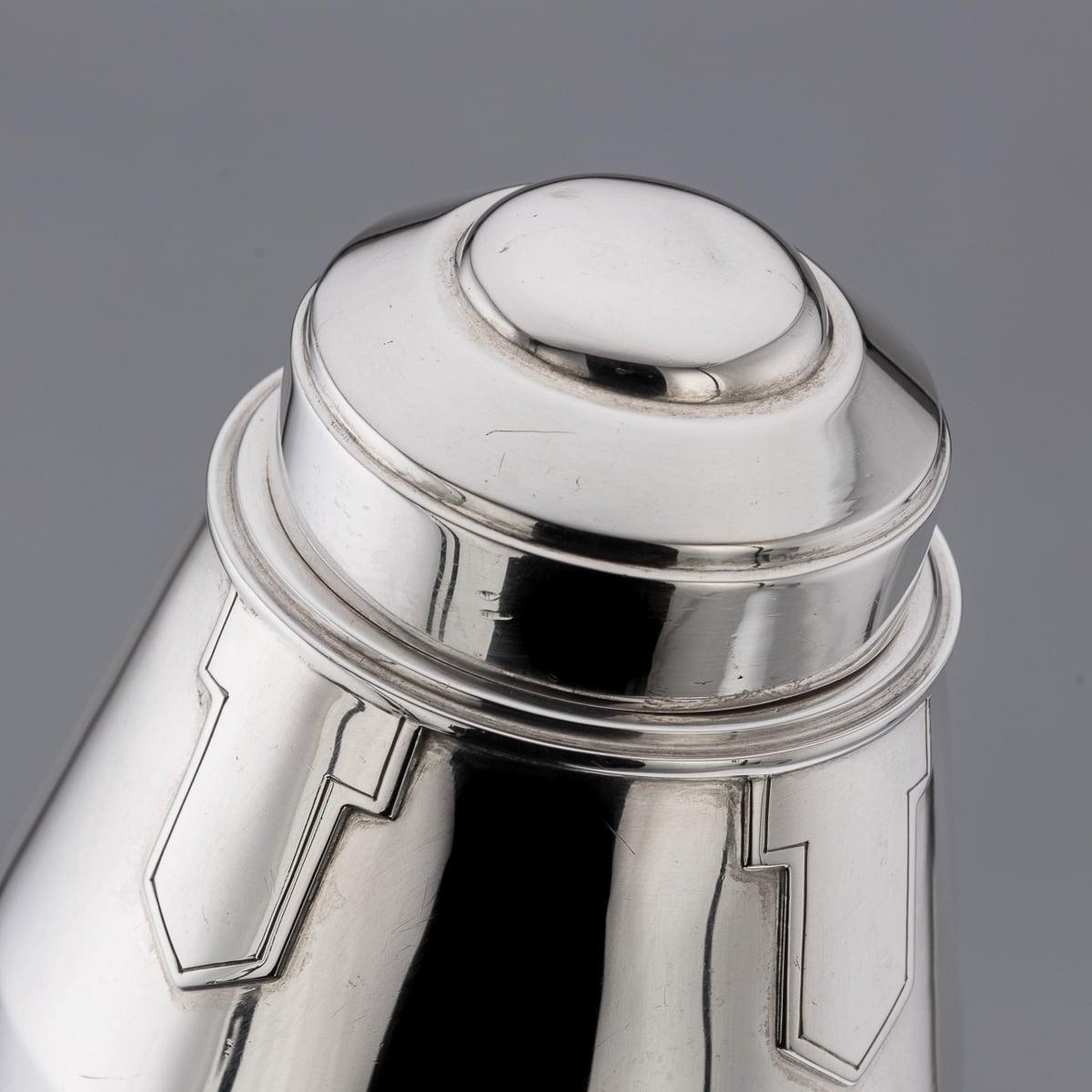 Art Deco 20th Century English Solid Silver Cocktail Shaker, Walker & Hall c.1939 For Sale 7