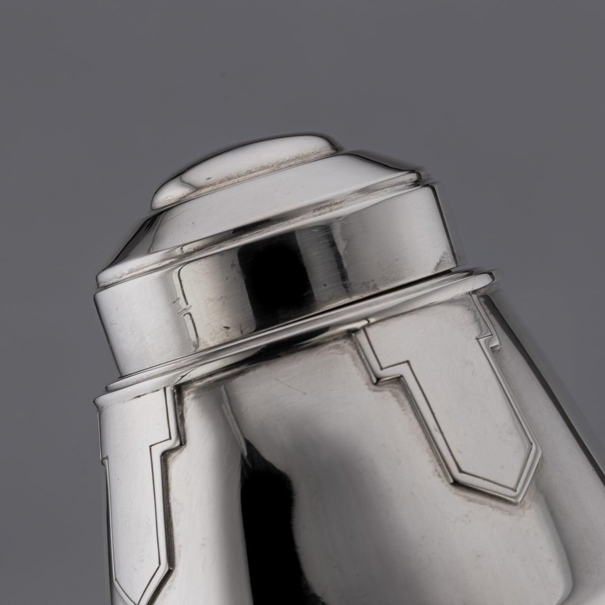 Art Deco 20th Century English Solid Silver Cocktail Shaker, Walker & Hall c.1939 For Sale 8