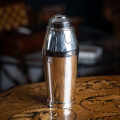 Coctelera inglesa de plata maciza Art Decó del siglo XX, Walker & Hall c.1939
