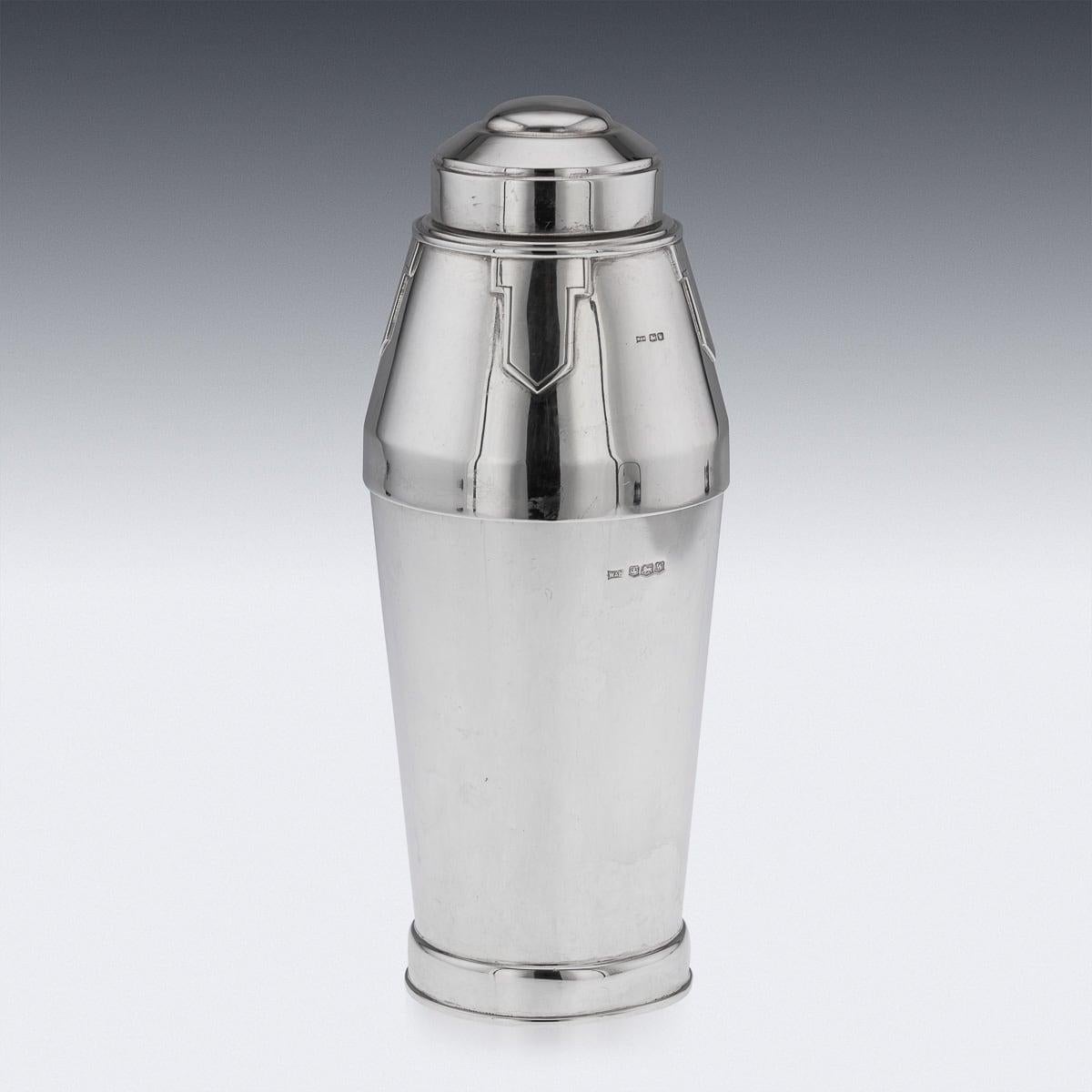 British Art Deco 20th Century English Solid Silver Cocktail Shaker, Walker & Hall c.1939 For Sale