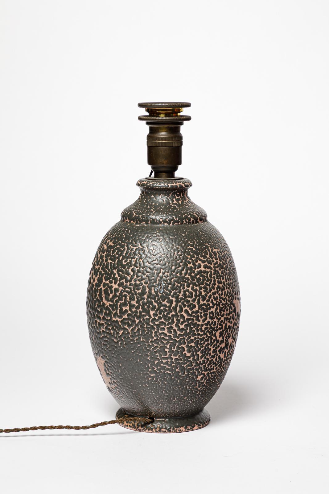 20ième siècle Lampe de table Art déco 20e siècle en céramique rose et noire par GAM 1930 en vente