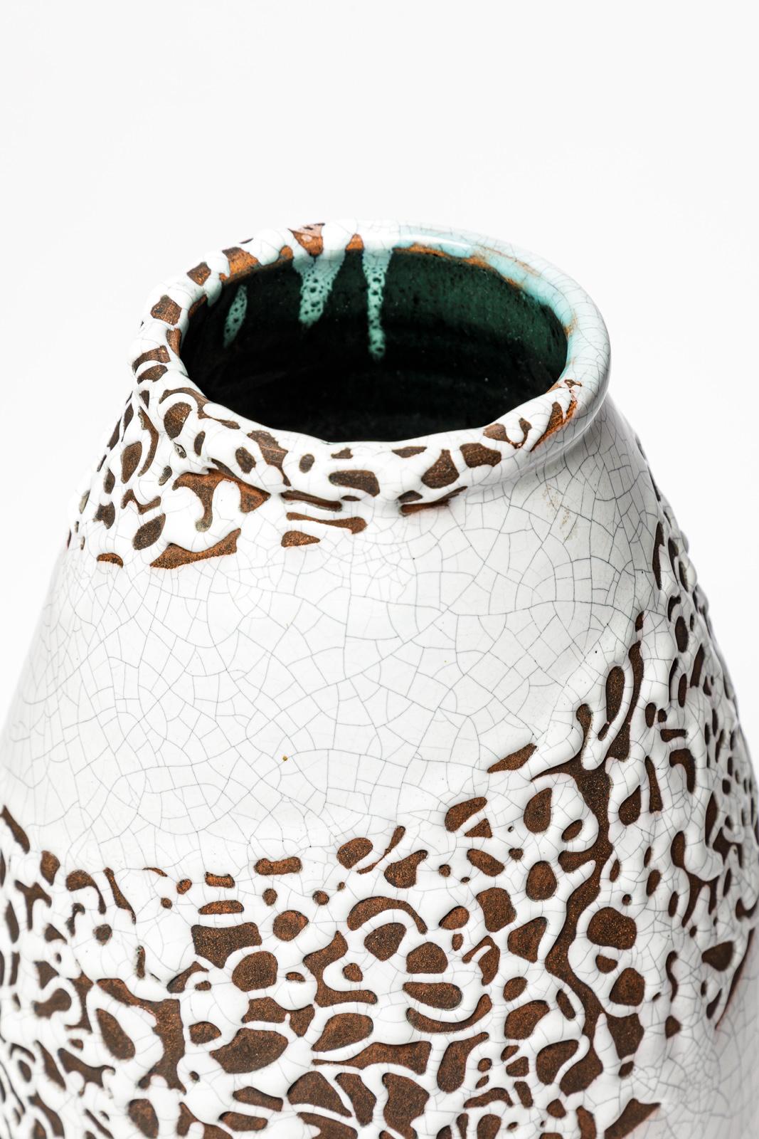 20th Century Art deco 20th century white and black ceramic vase by Primavera CAB Felix Gete For Sale