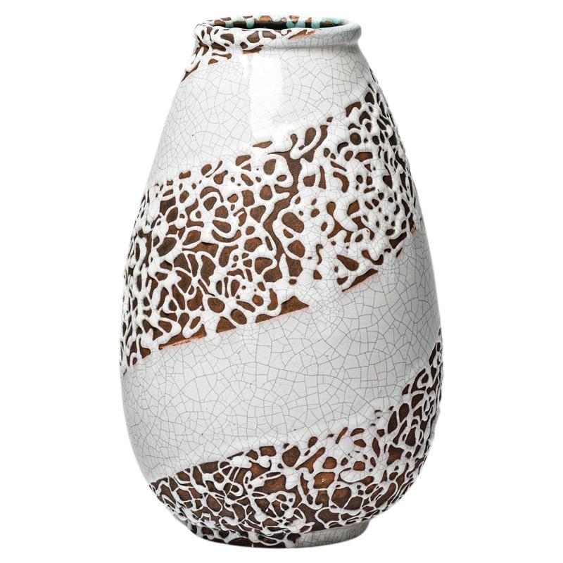 Art deco 20th century white and black ceramic vase by Primavera CAB Felix Gete For Sale