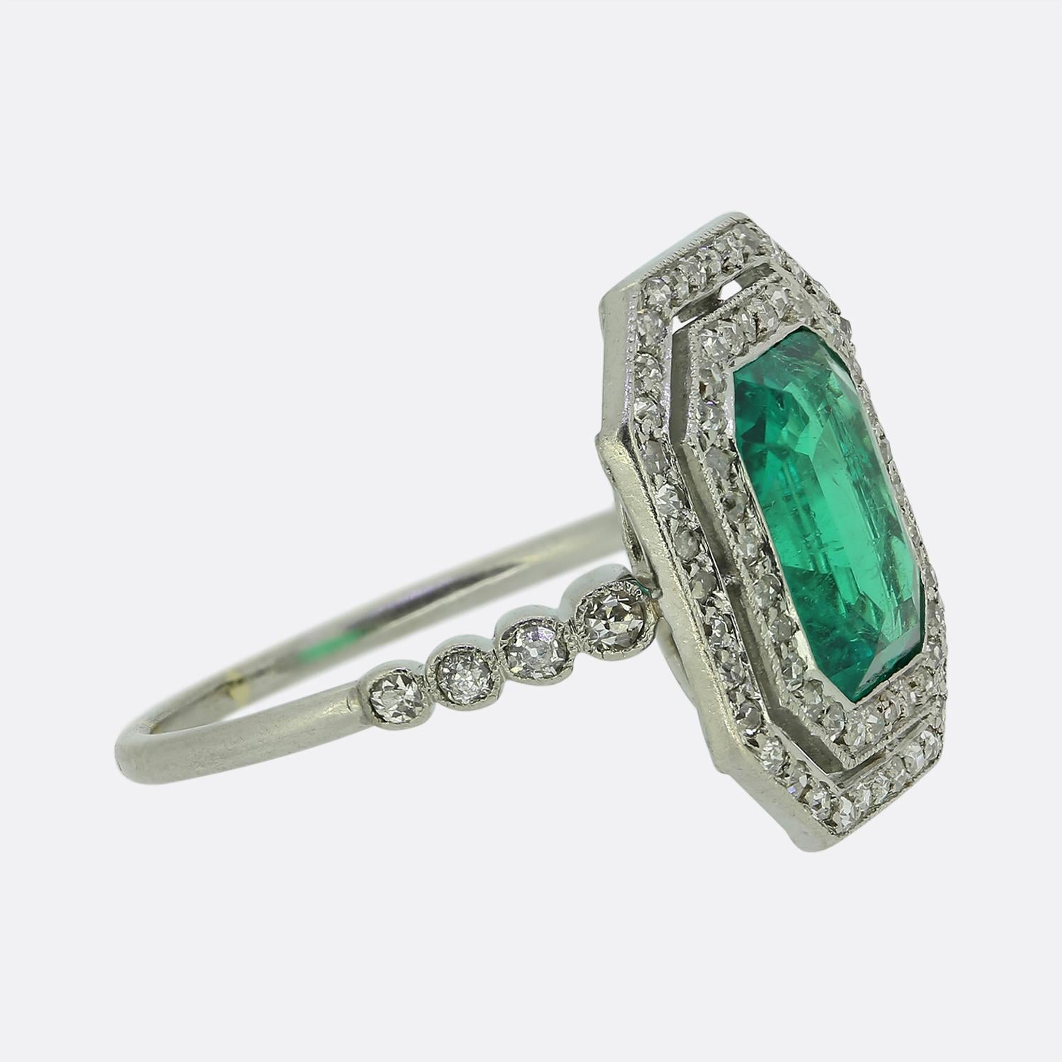 Art Nouveau Anello Art Deco con smeraldo colombiano e diamanti da 2.10 carati in vendita