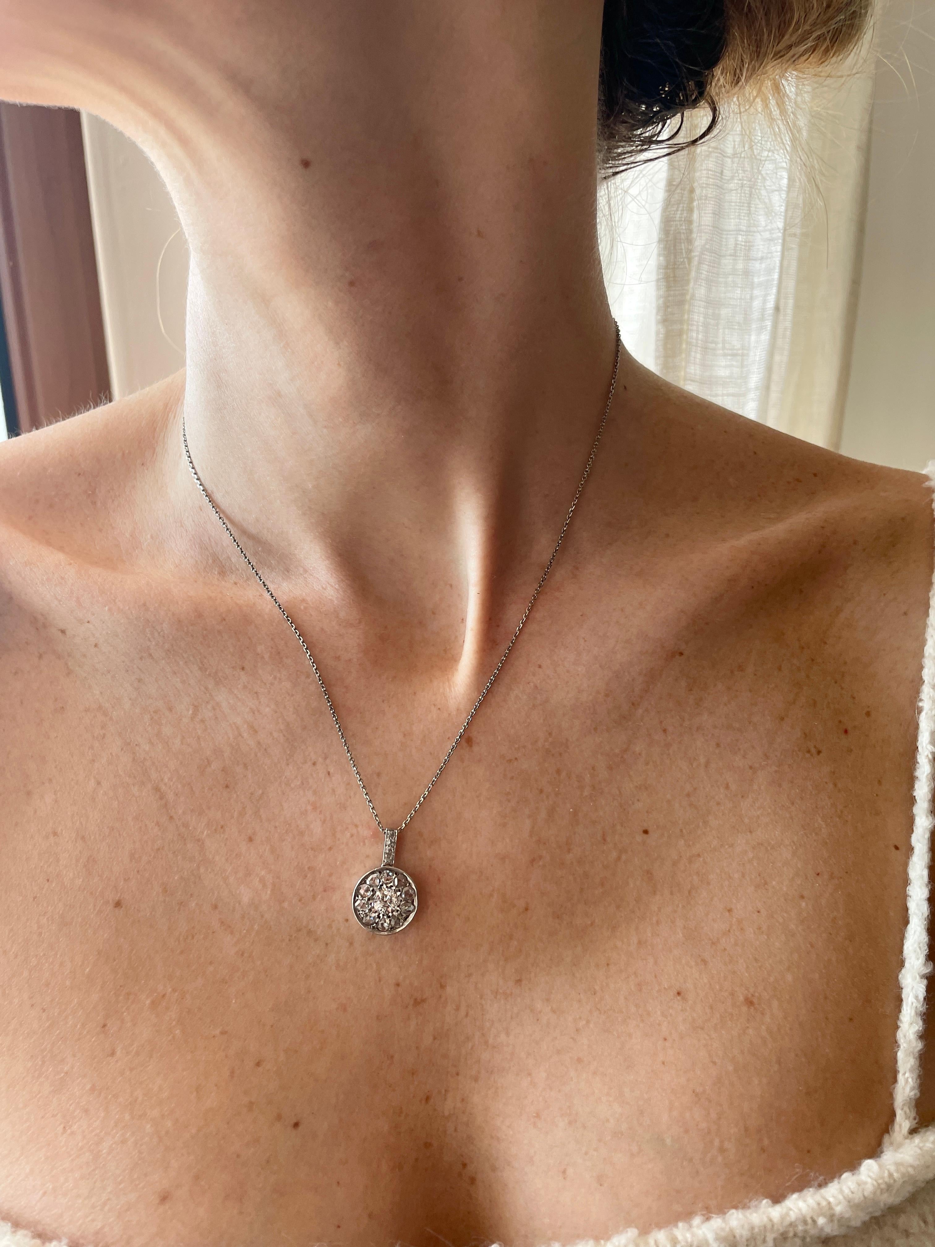 Art Deco 2.10 Carat Diamond Pendant Necklace For Sale 1
