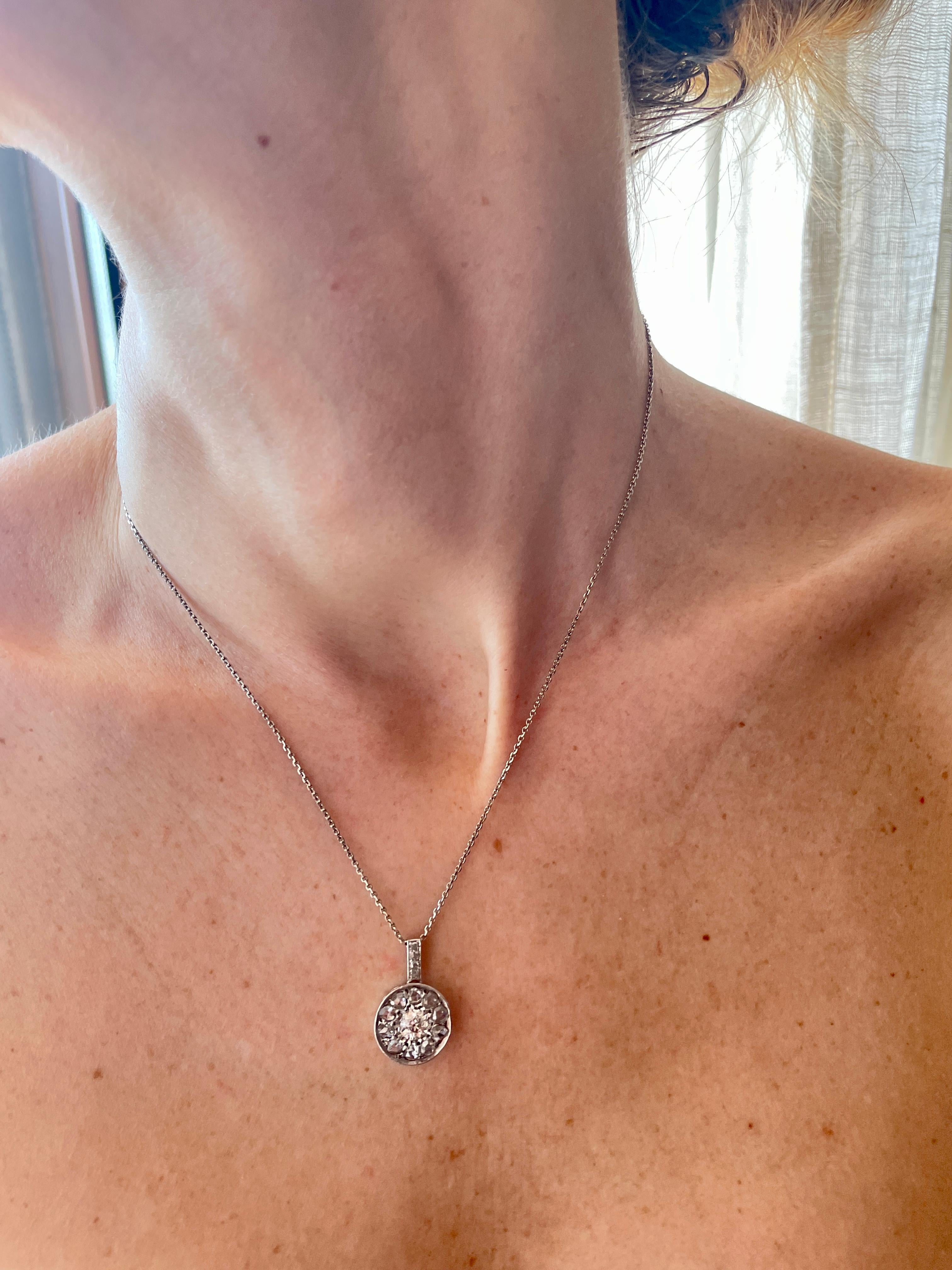 Art Deco 2.10 Carat Diamond Pendant Necklace For Sale 2