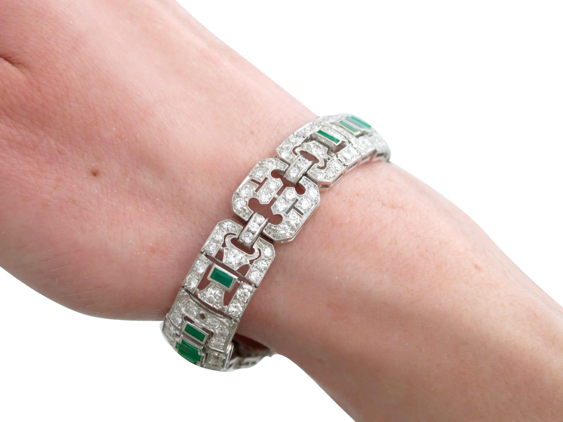 Art Deco 2.10 Carat Emerald, 8.50 Carat Diamond and Platinum Bracelet For Sale 5