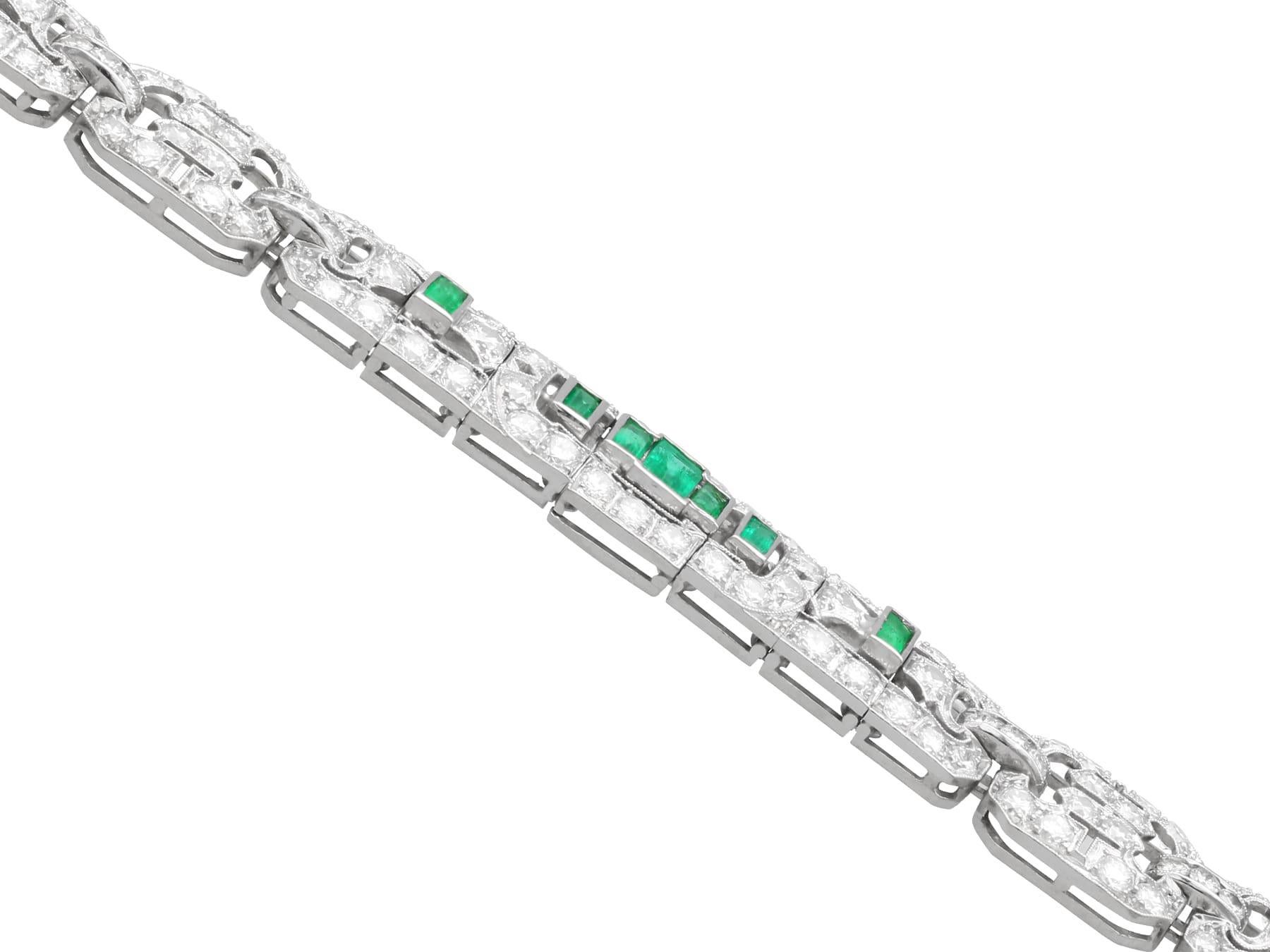 Art Deco 2.10 Carat Emerald, 8.50 Carat Diamond and Platinum Bracelet In Excellent Condition For Sale In Jesmond, Newcastle Upon Tyne