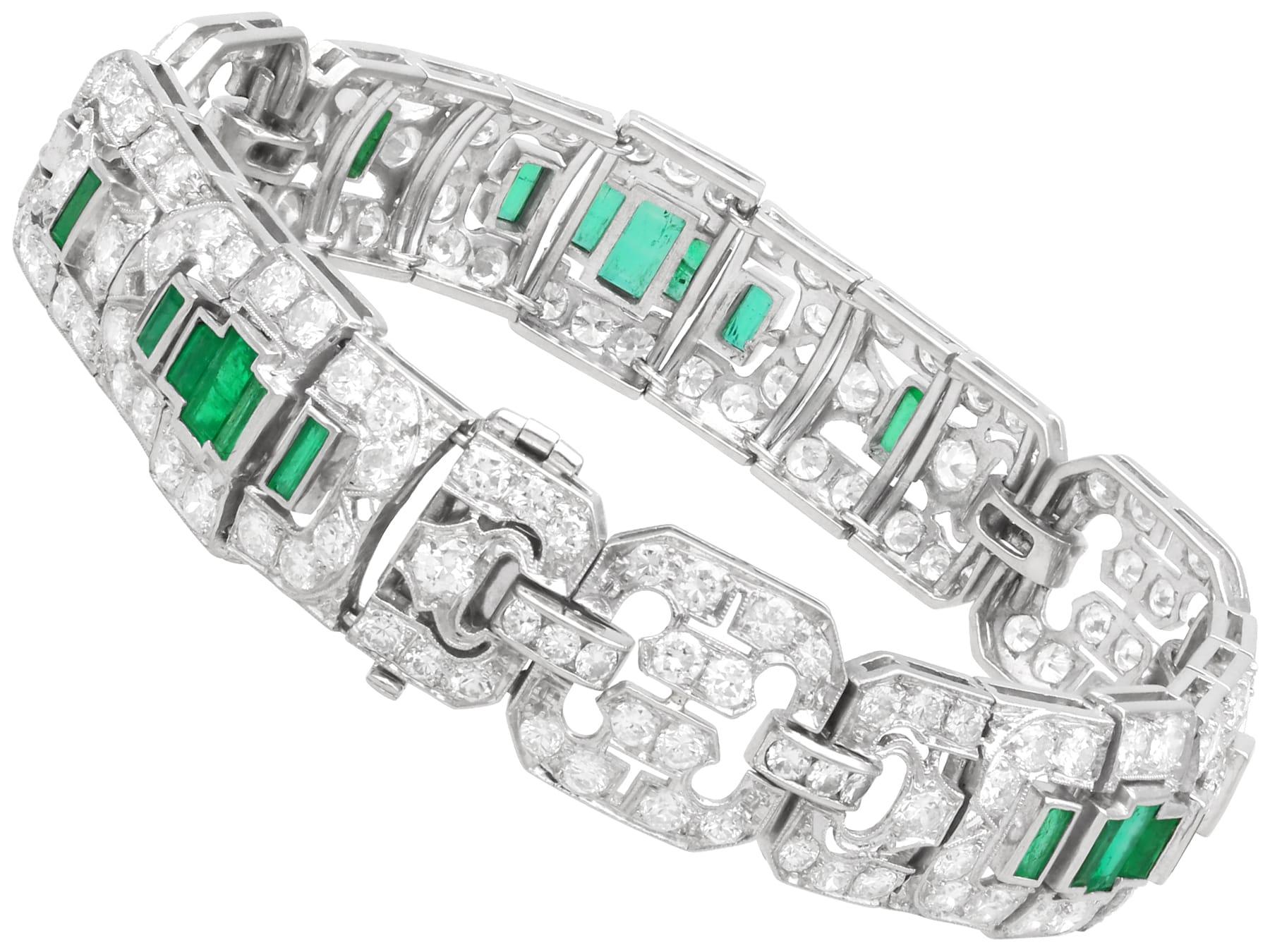 Art Deco 2.10 Carat Emerald, 8.50 Carat Diamond and Platinum Bracelet For Sale 1