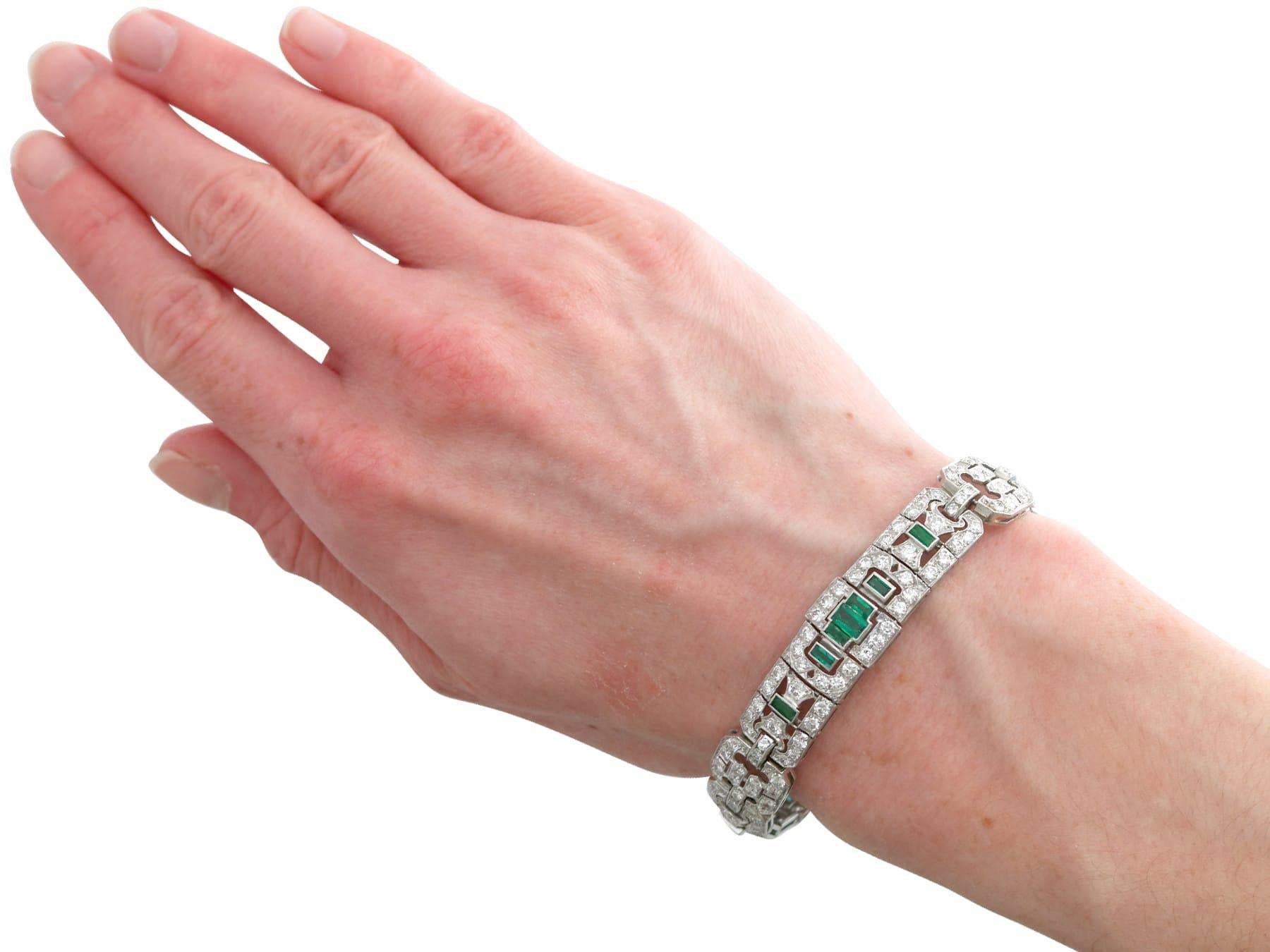 Art Deco 2.10 Carat Emerald, 8.50 Carat Diamond and Platinum Bracelet For Sale 4