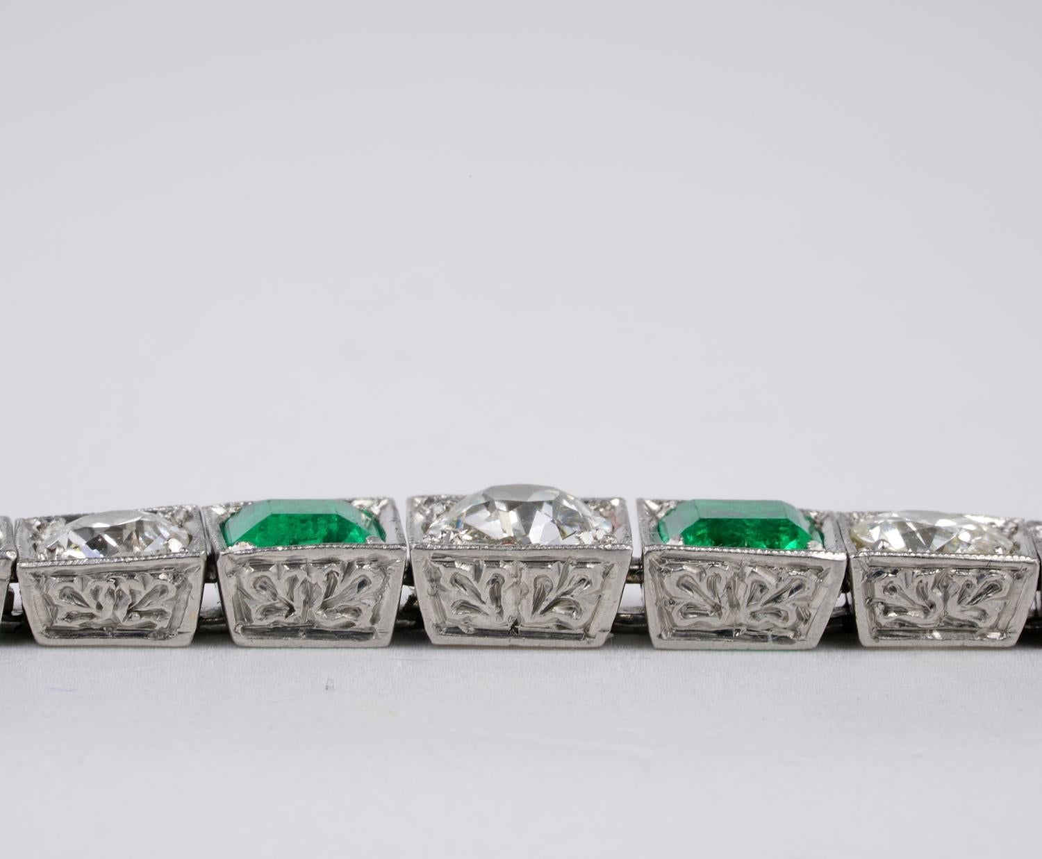 Art Deco 2.10 Carat Colombian Emerald 1.65 Carat Diamond Rare Platinum Bracelet 1