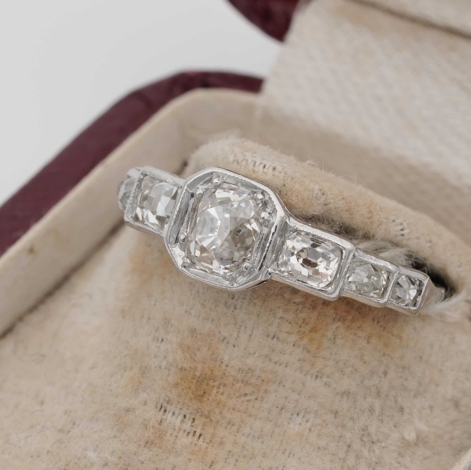 Art Deco 2.10 Carat Old Mine Diamond Seven-Stone Platinum Ring For Sale 1