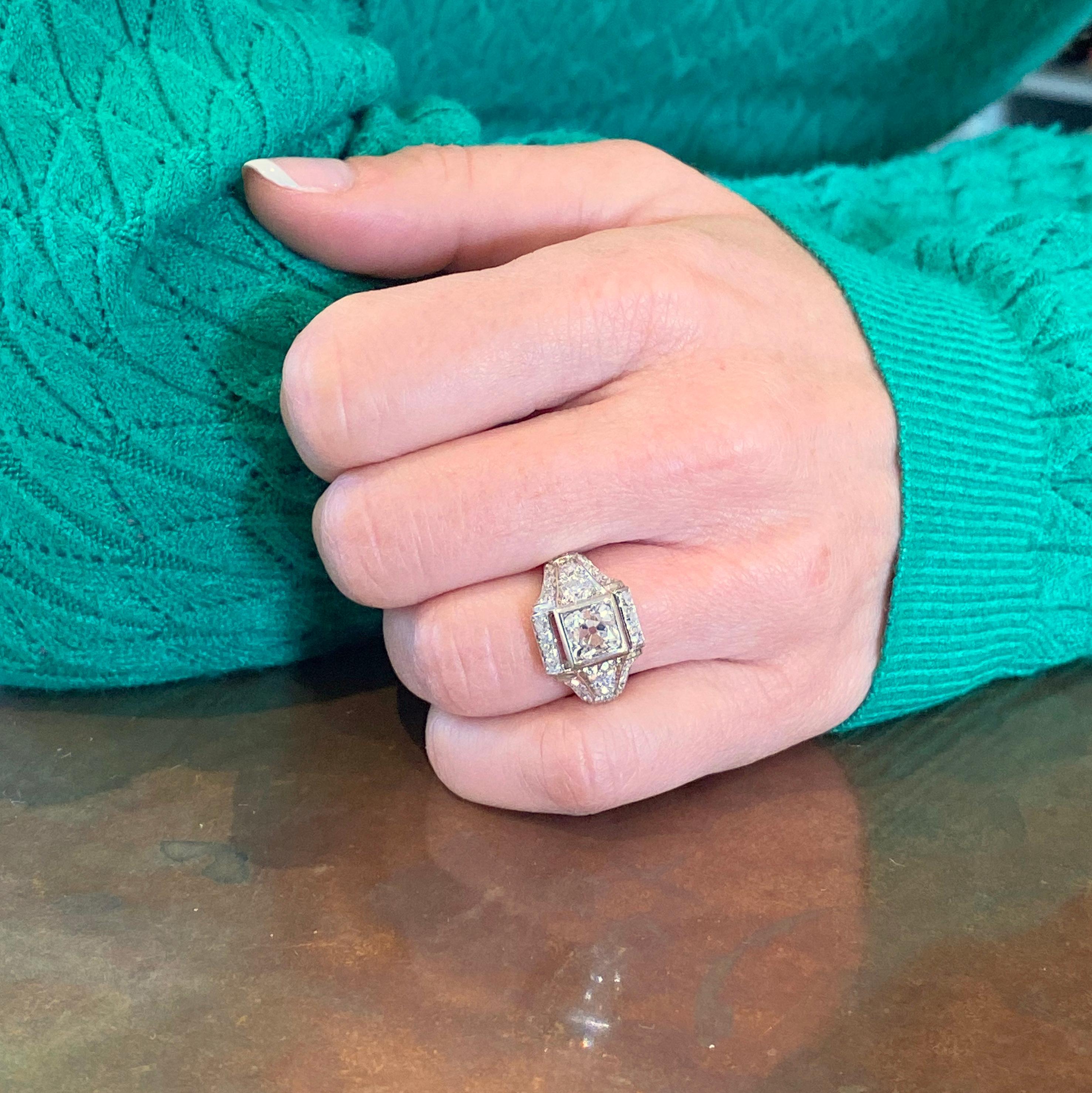 Art Deco 2.11 Carat Old Cut Diamond Ring For Sale 2