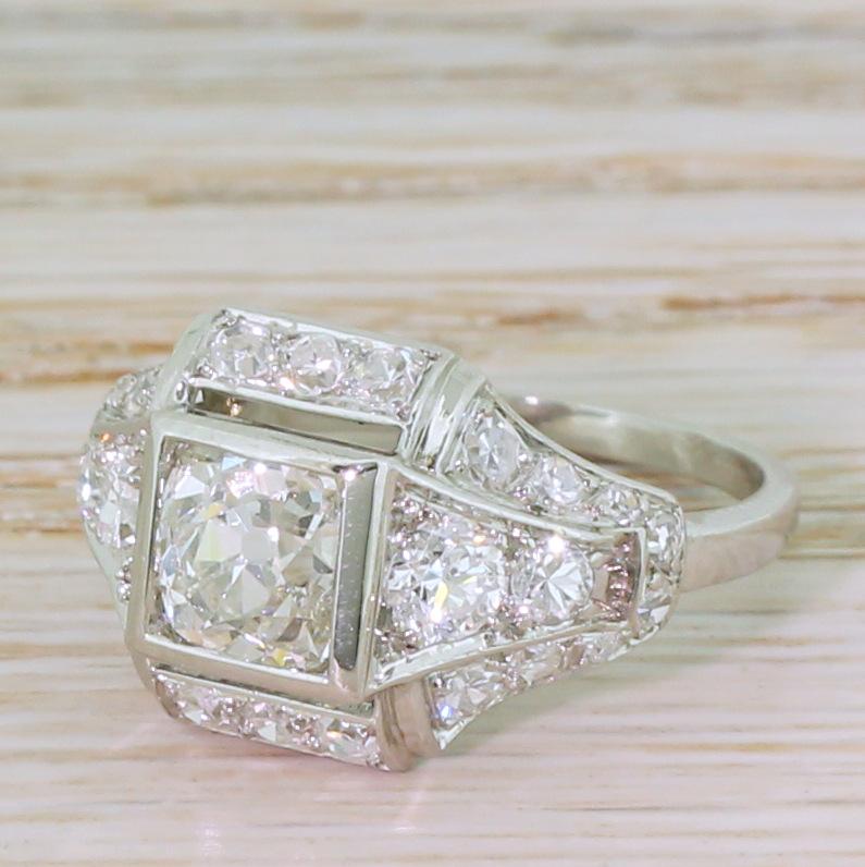 Art Deco 2.11 Carat Old Cut Diamond Ring For Sale 3